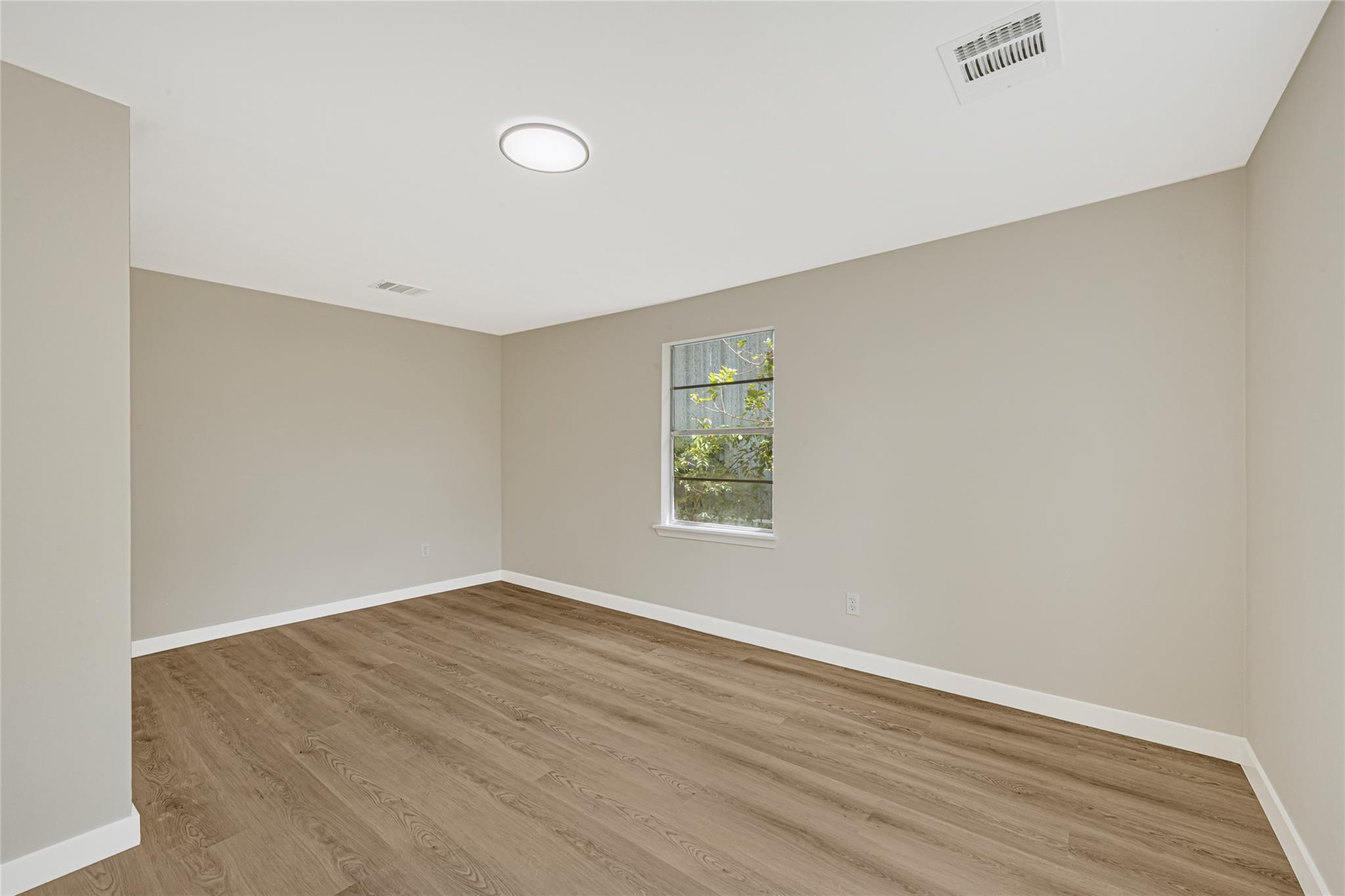 6820 Avenue L Property Photo 19