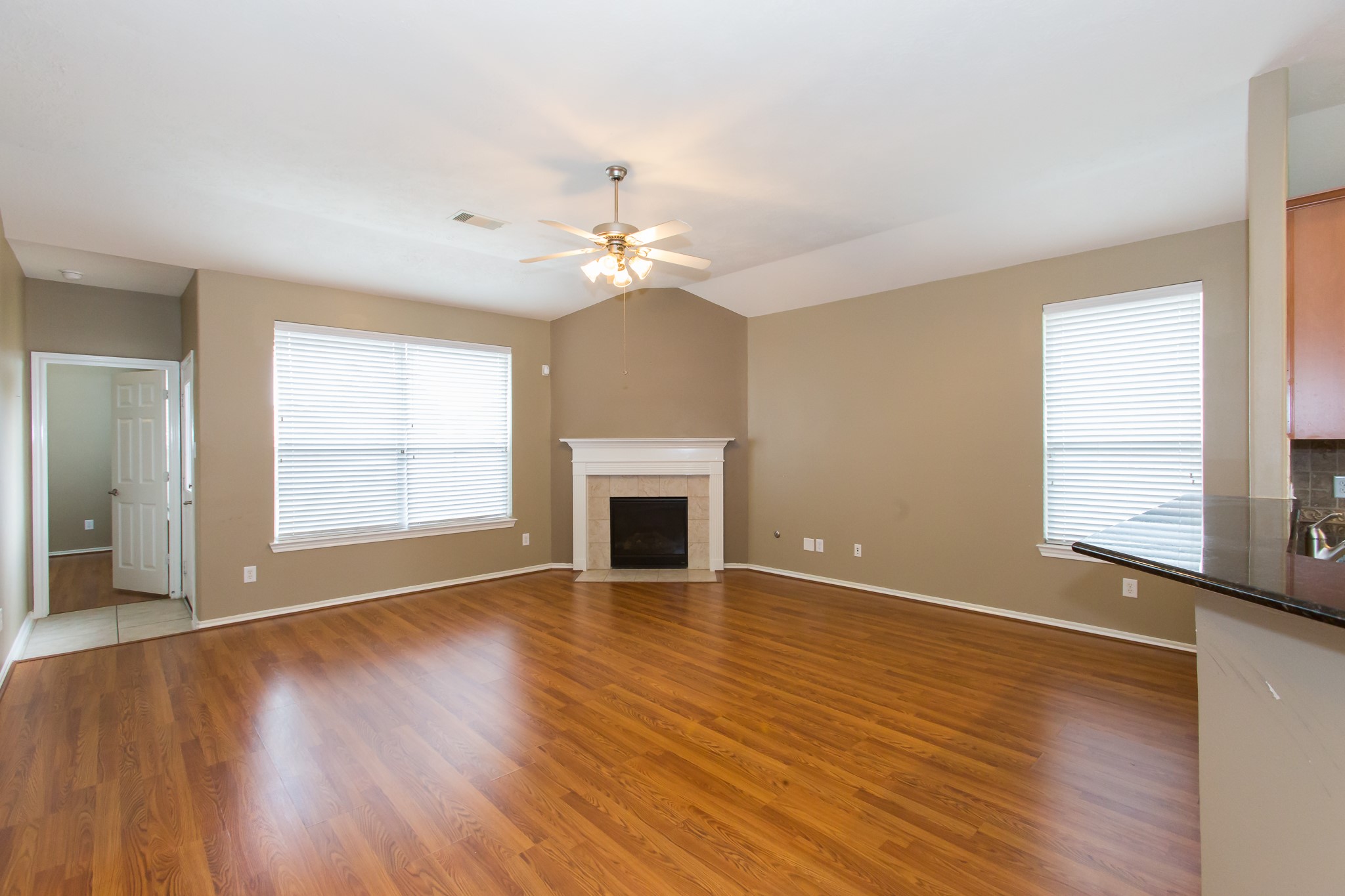 10206 N Pine Ivy Lane Property Photo 4