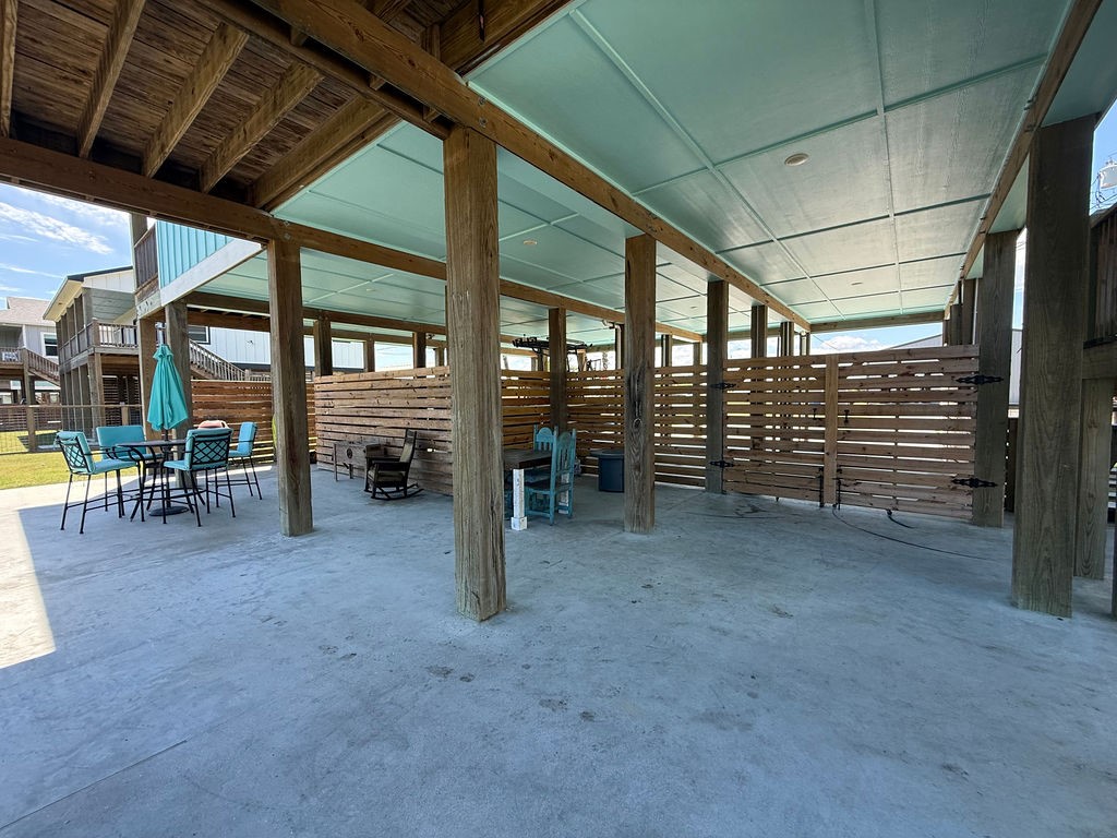 2106 S Young Street Property Photo 7
