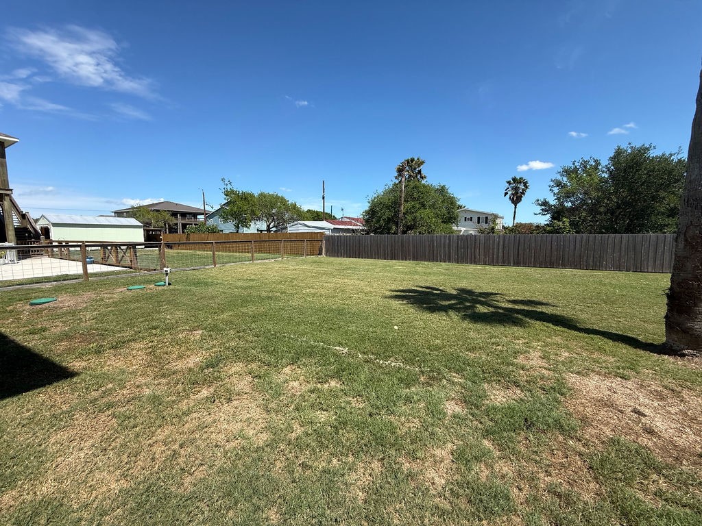 2106 S Young Street Property Photo 10