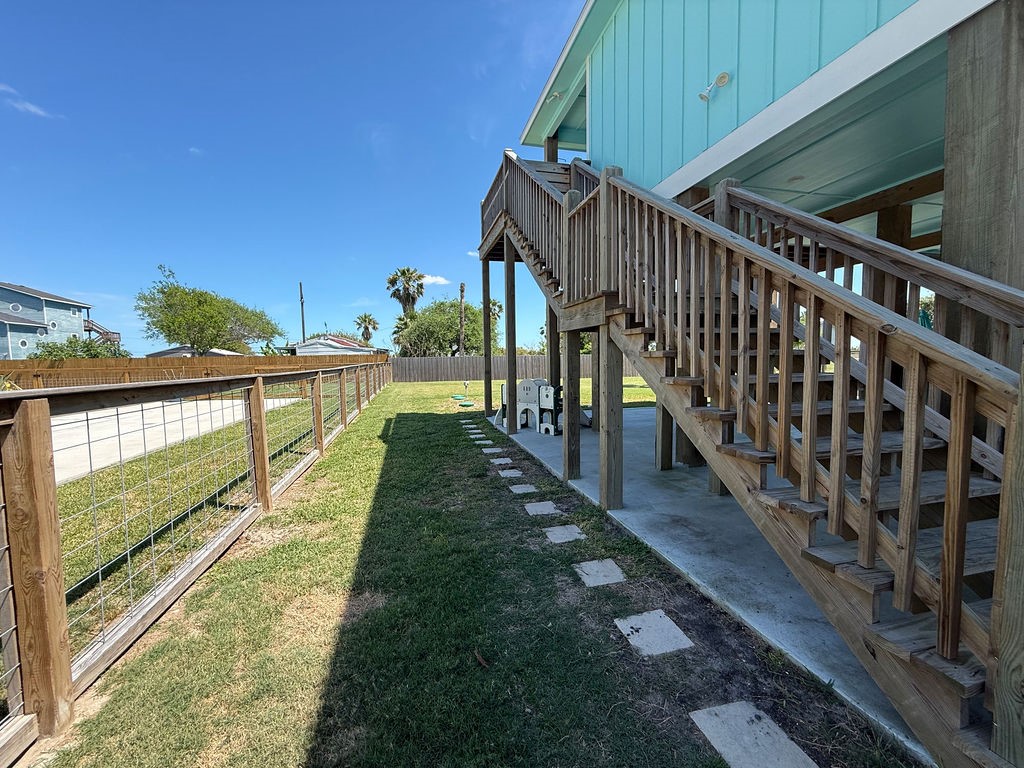 2106 S Young Street Property Photo 16