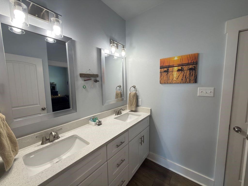 2106 S Young Street Property Photo 33
