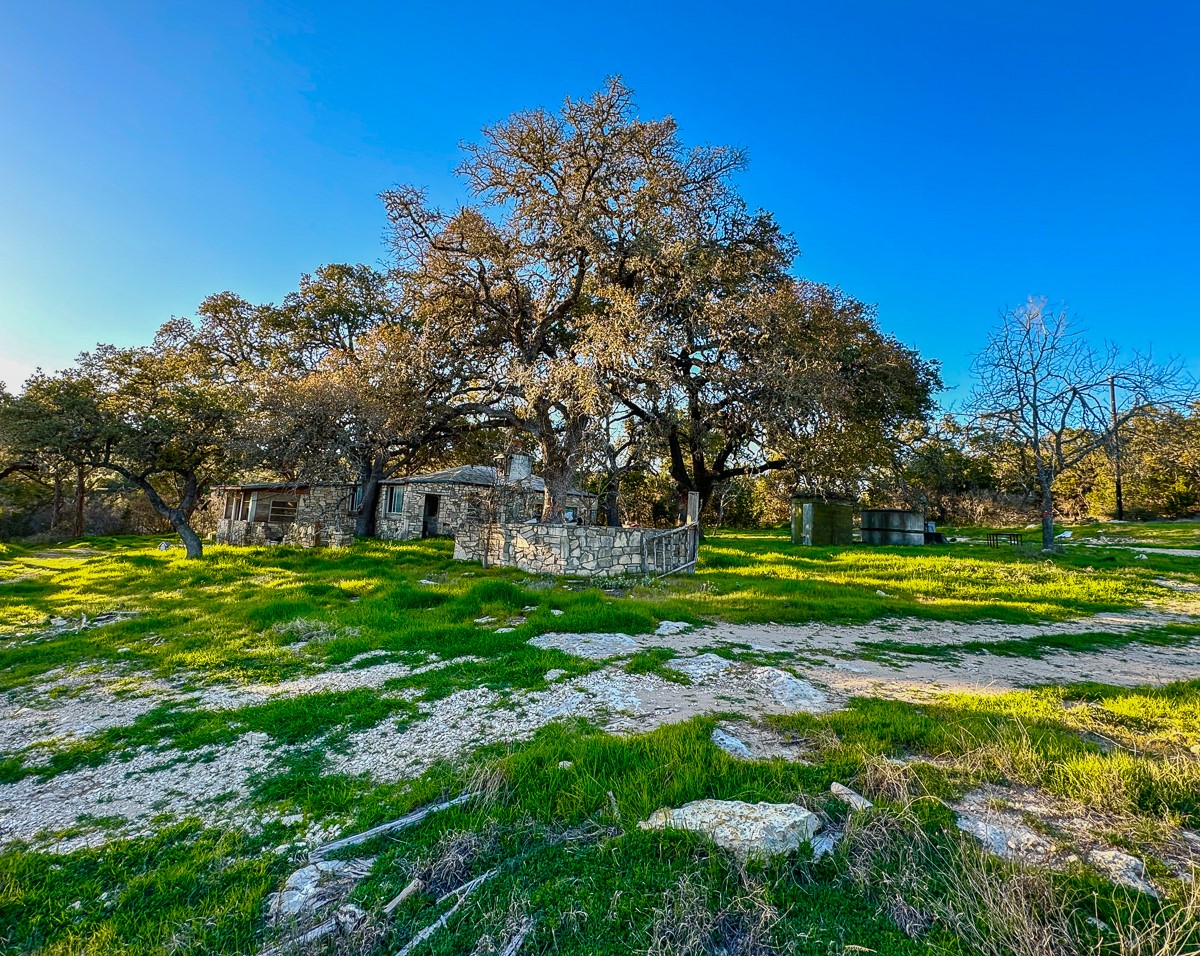 3600 Mount Sharp Road Property Photo 19
