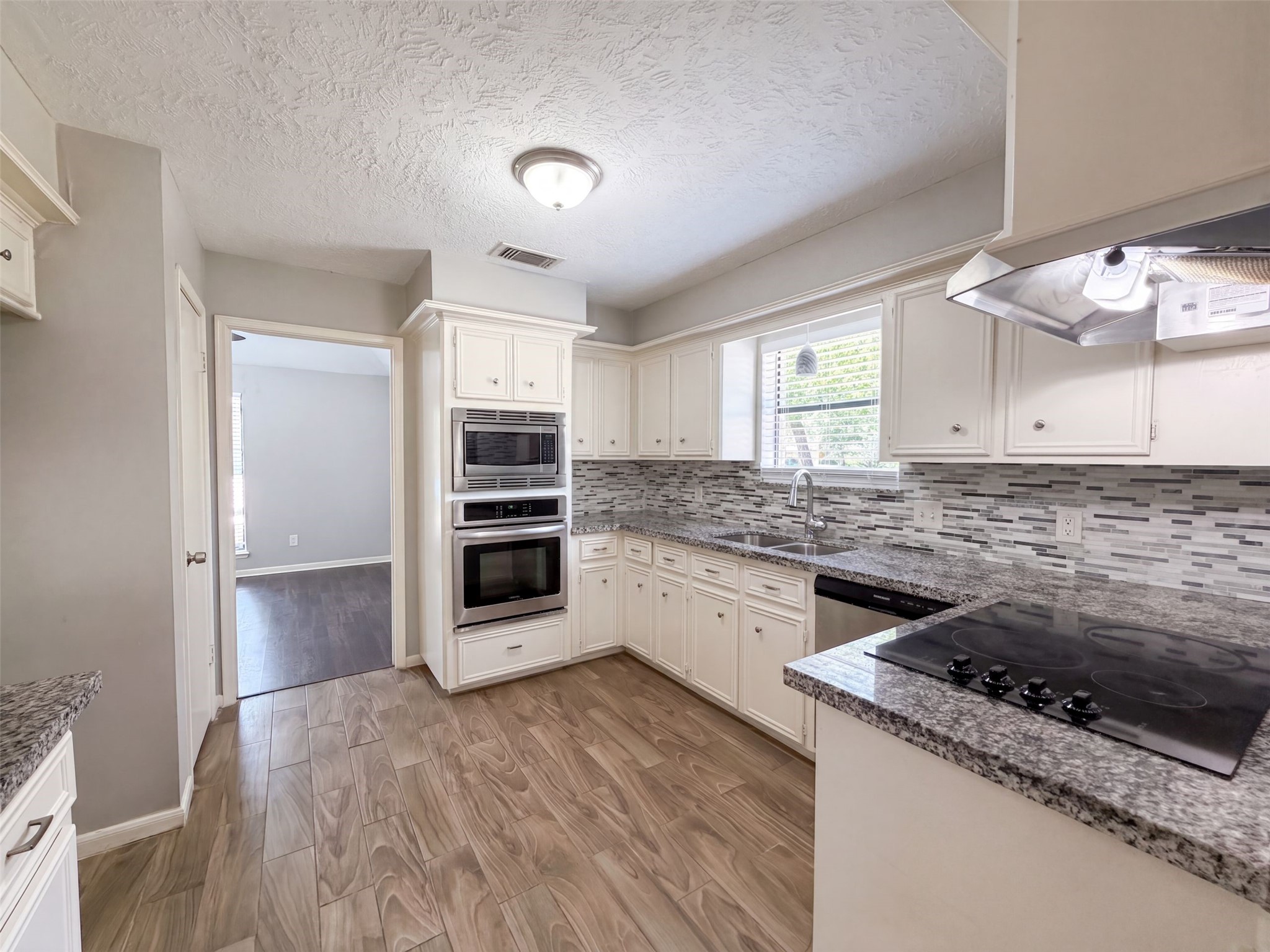 17810 Asphodel Lane Property Photo 2