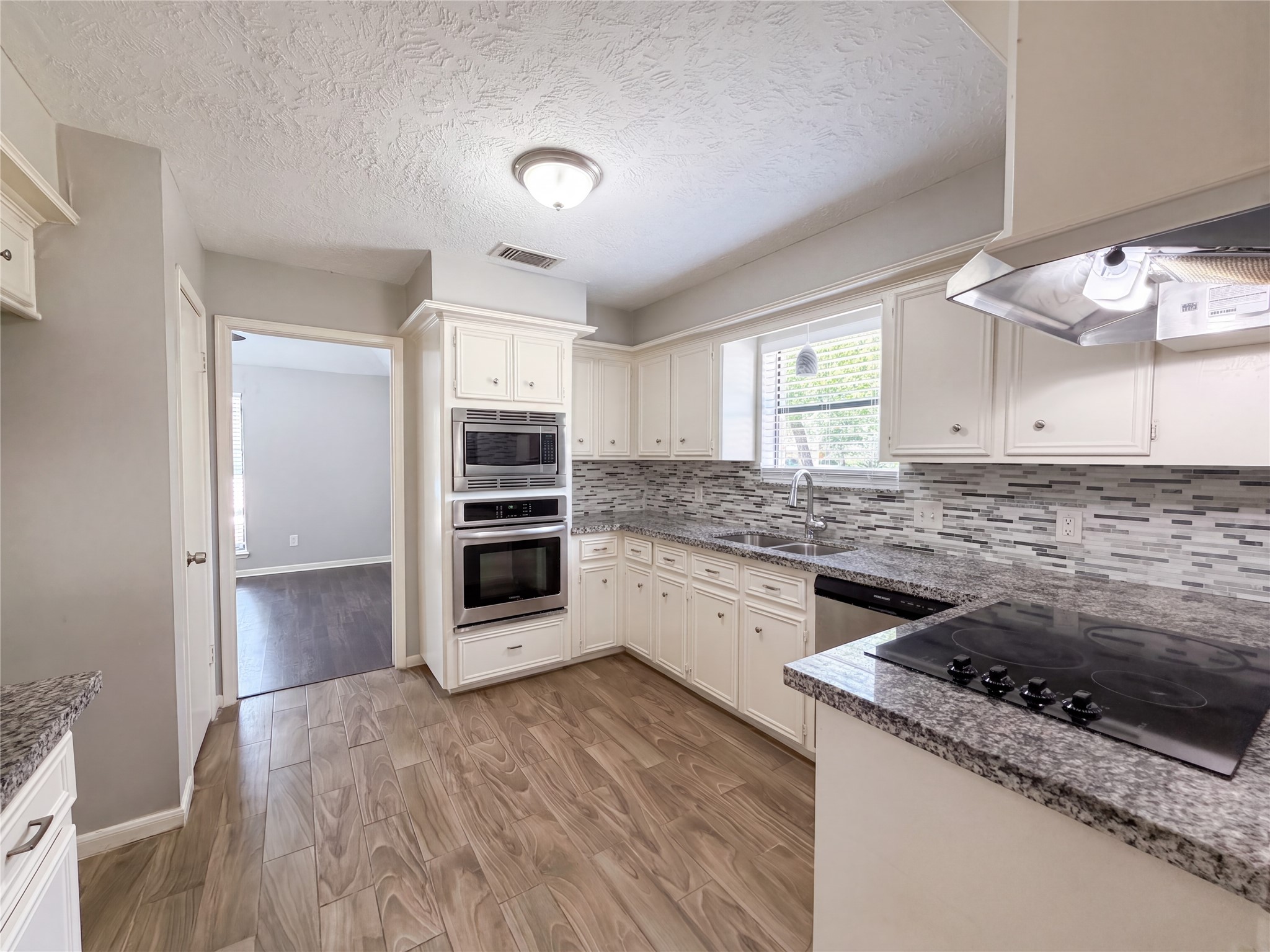17810 Asphodel Lane Property Photo 2