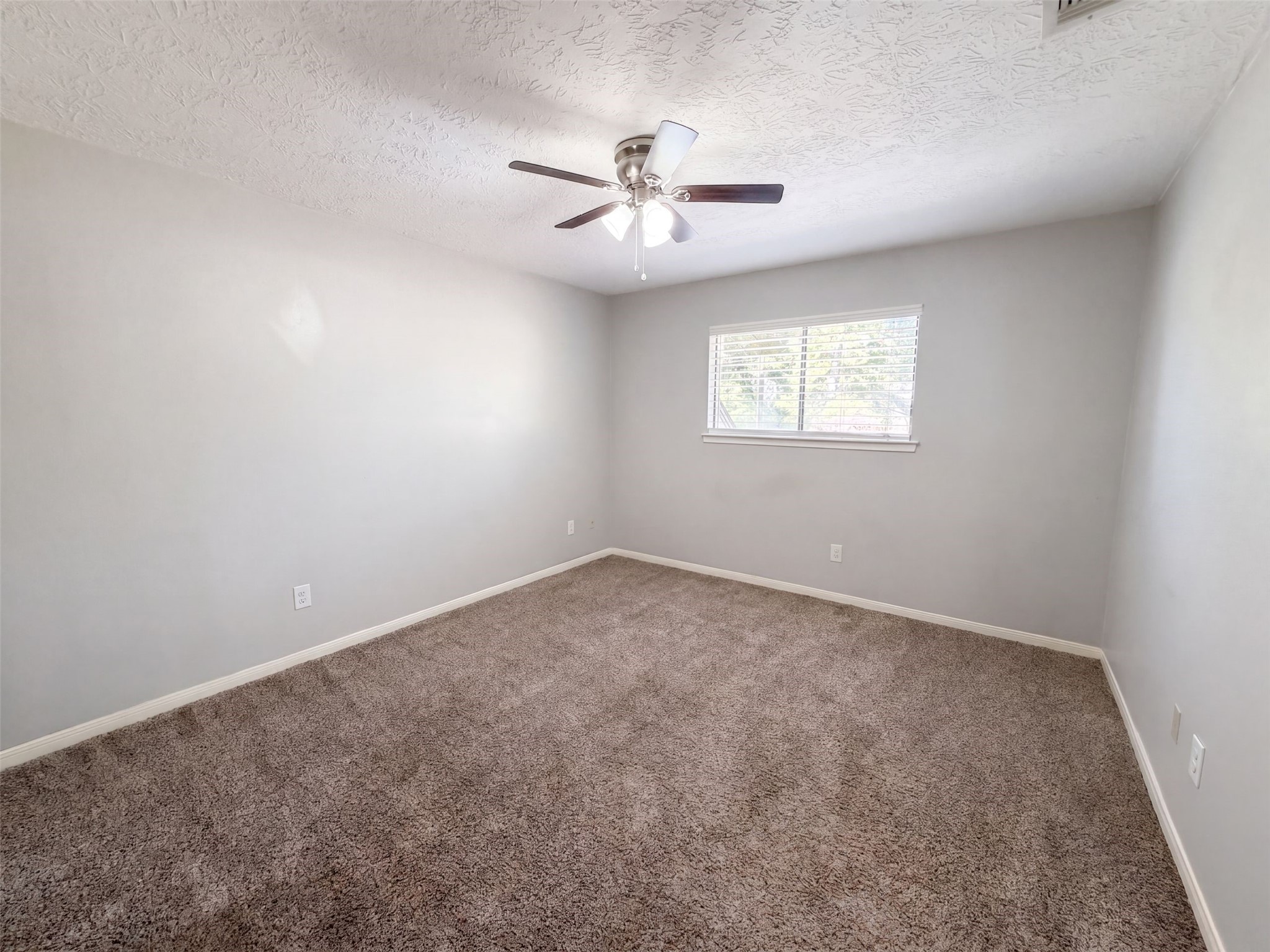 17810 Asphodel Lane Property Photo 14