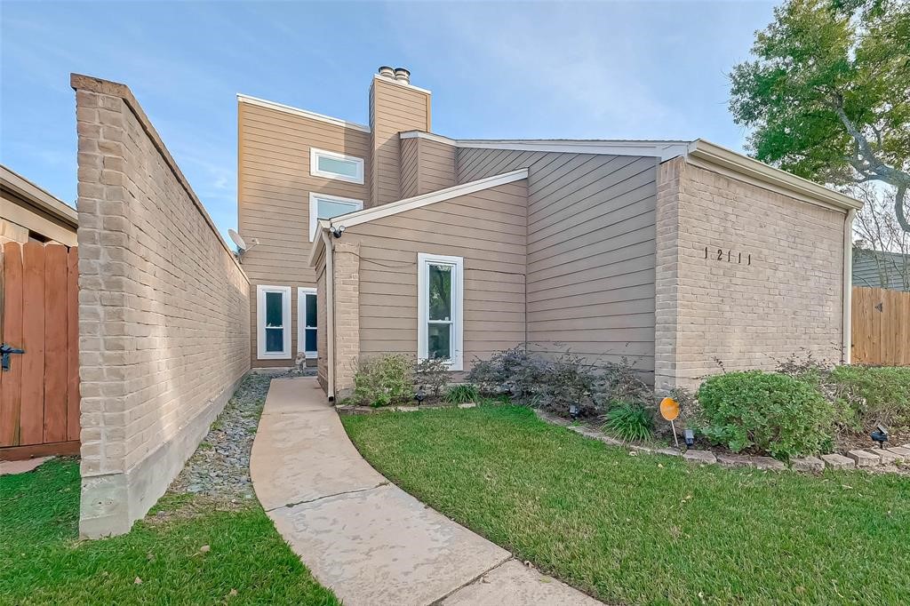 12111 Poulson Drive Property Photo 1
