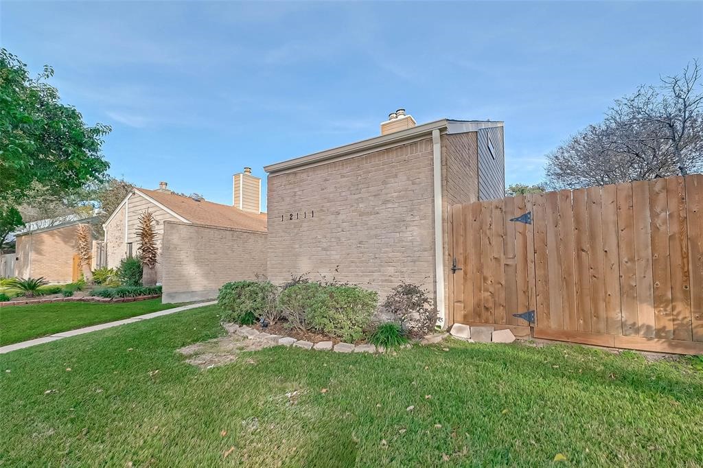 12111 Poulson Drive Property Photo 2