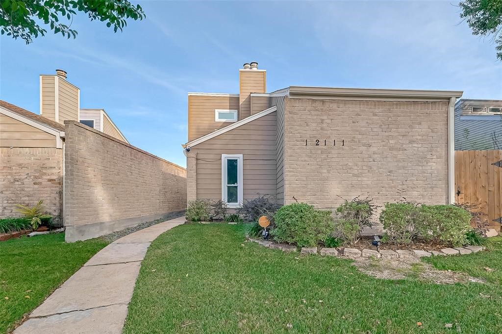 12111 Poulson Drive Property Photo 3