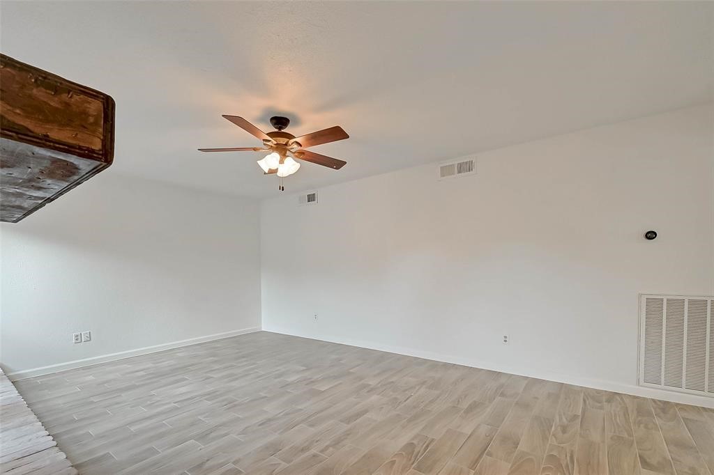 12111 Poulson Drive Property Photo 16