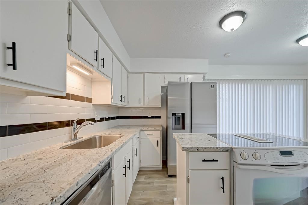 12111 Poulson Drive Property Photo 18