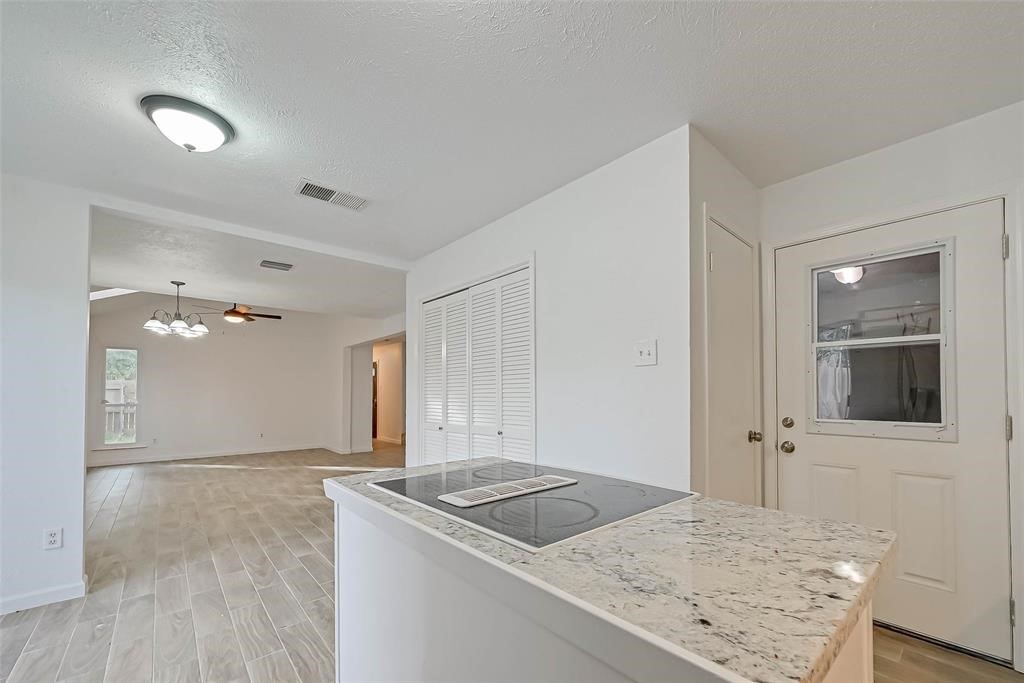 12111 Poulson Drive Property Photo 19