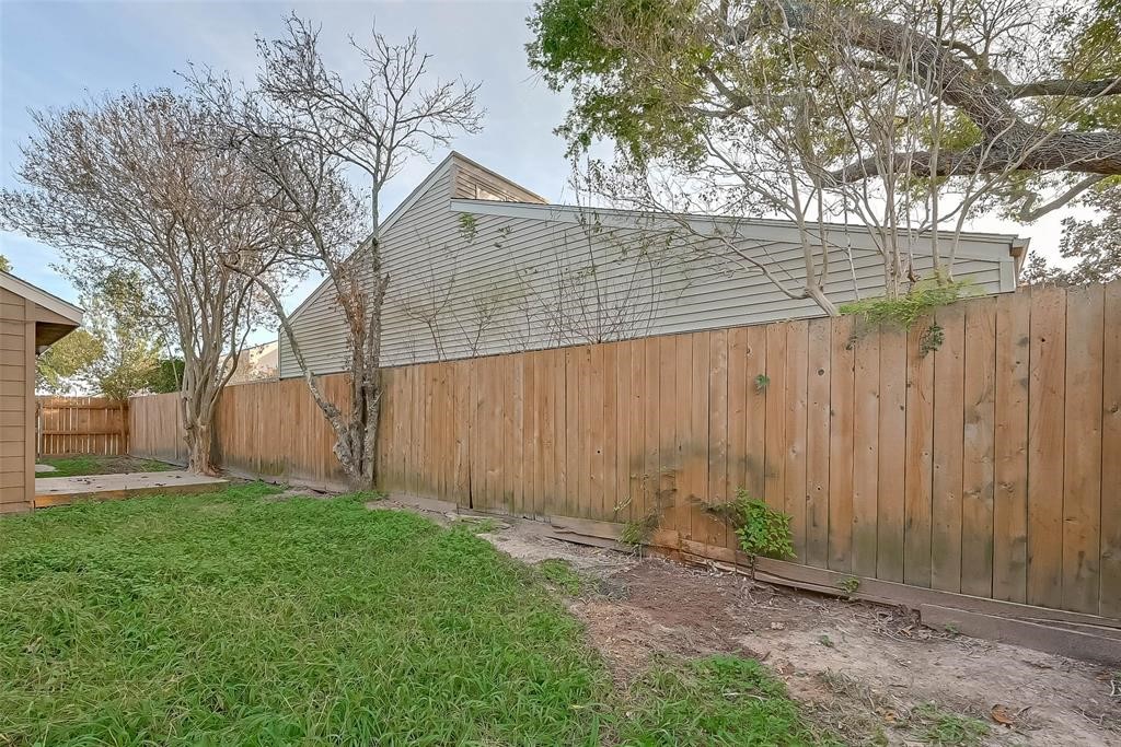 12111 Poulson Drive Property Photo 31