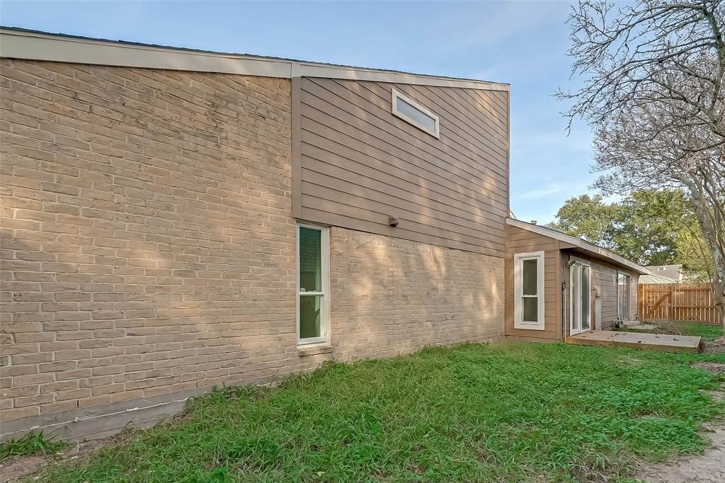 12111 Poulson Drive Property Photo 32