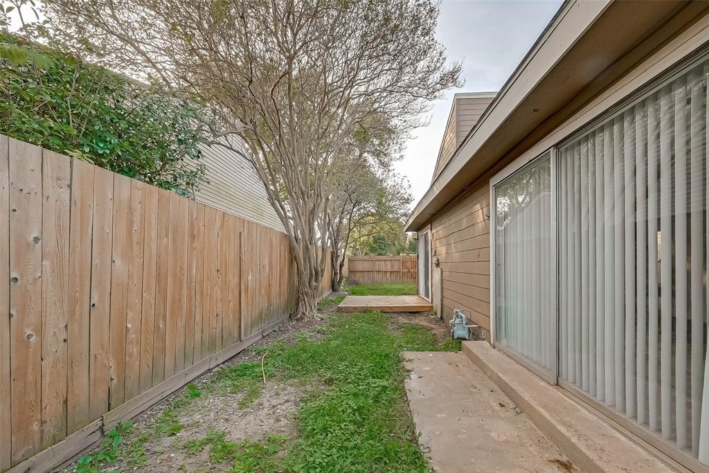 12111 Poulson Drive Property Photo 34