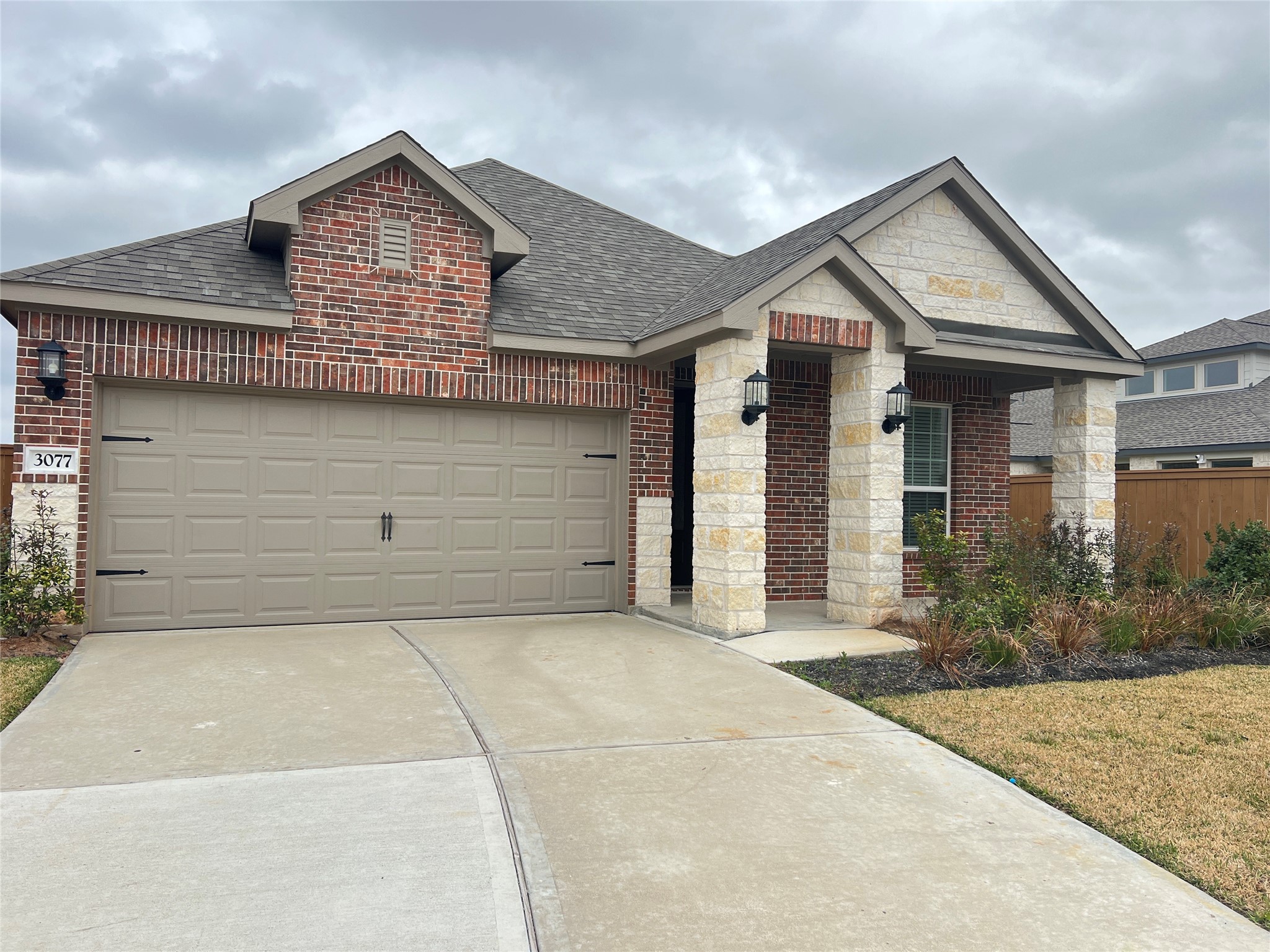 3077 Sunmoon Lane Property Photo 2