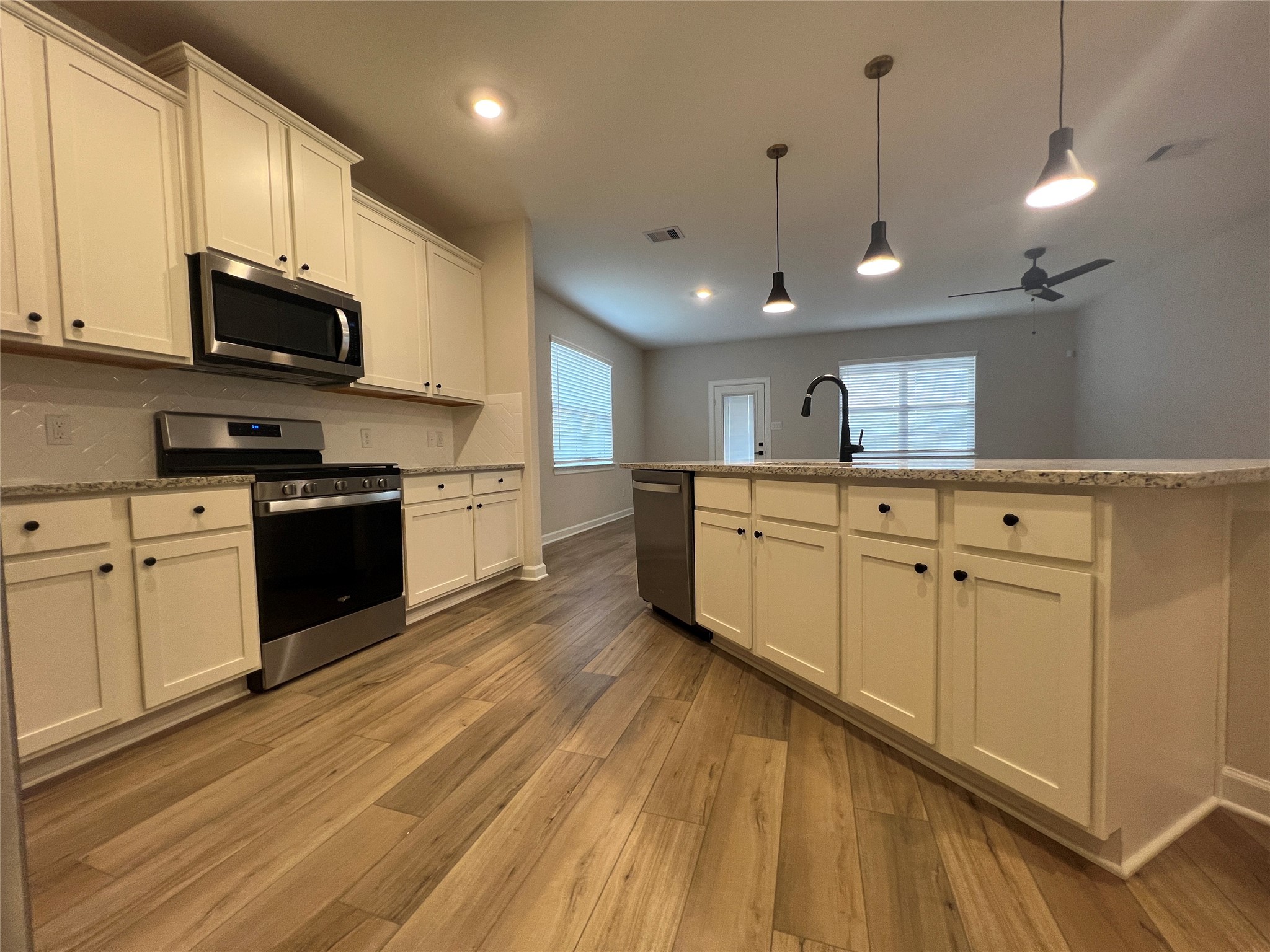 3077 Sunmoon Lane Property Photo 4