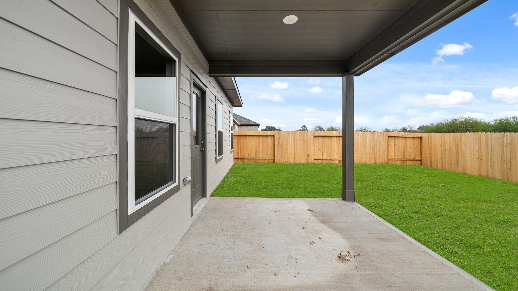 24895 Hazel Cove Way Property Photo 2