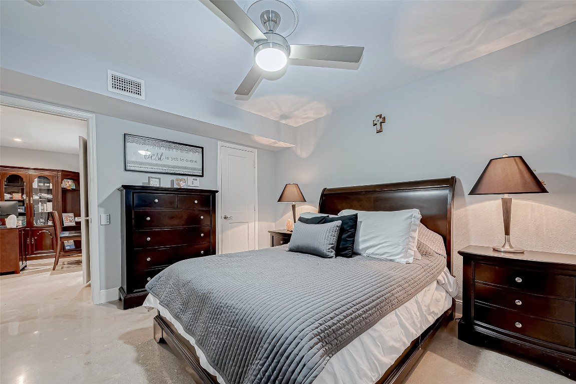 1860 White Oak Drive 375 Property Photo 32