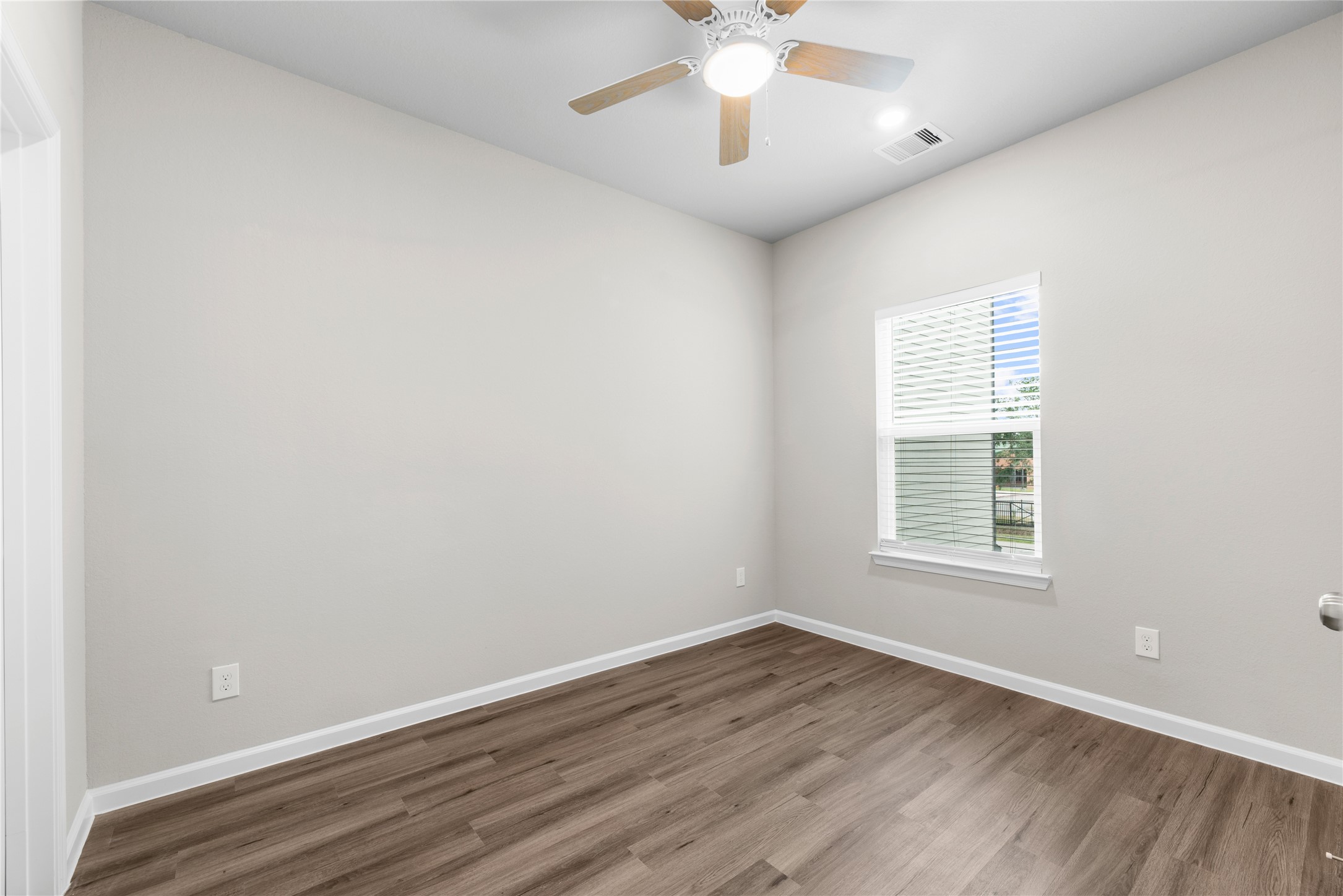 8161 Tate Street B Property Photo 10