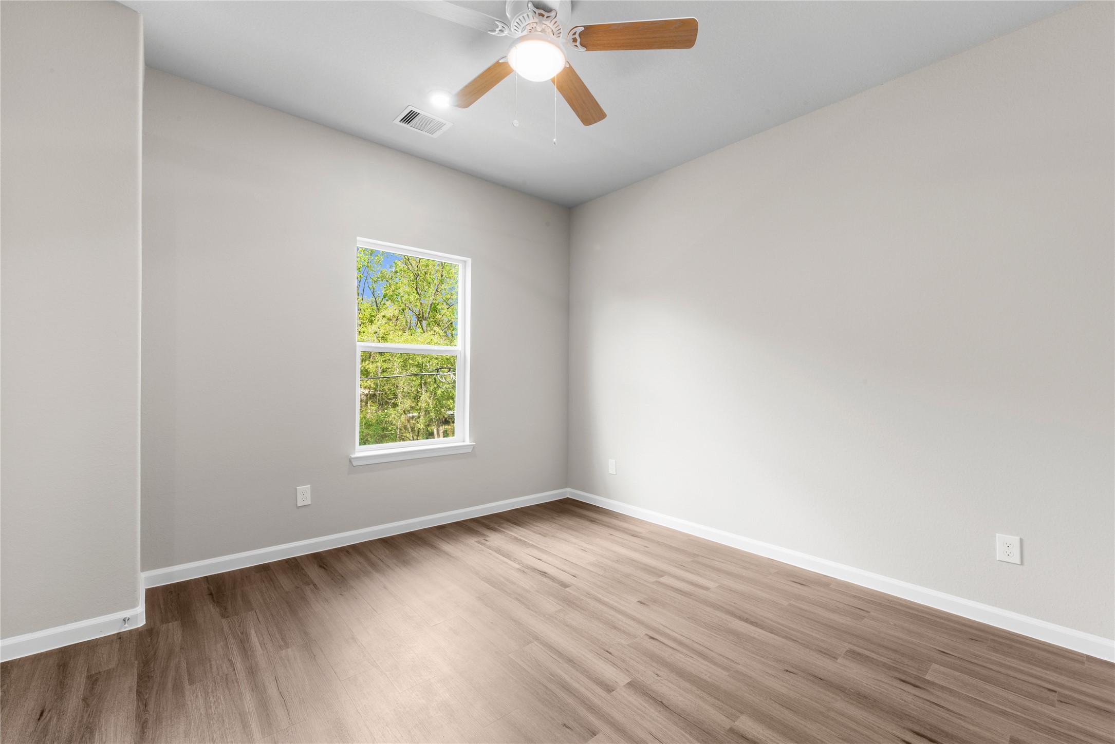 8161 Tate Street B Property Photo 12