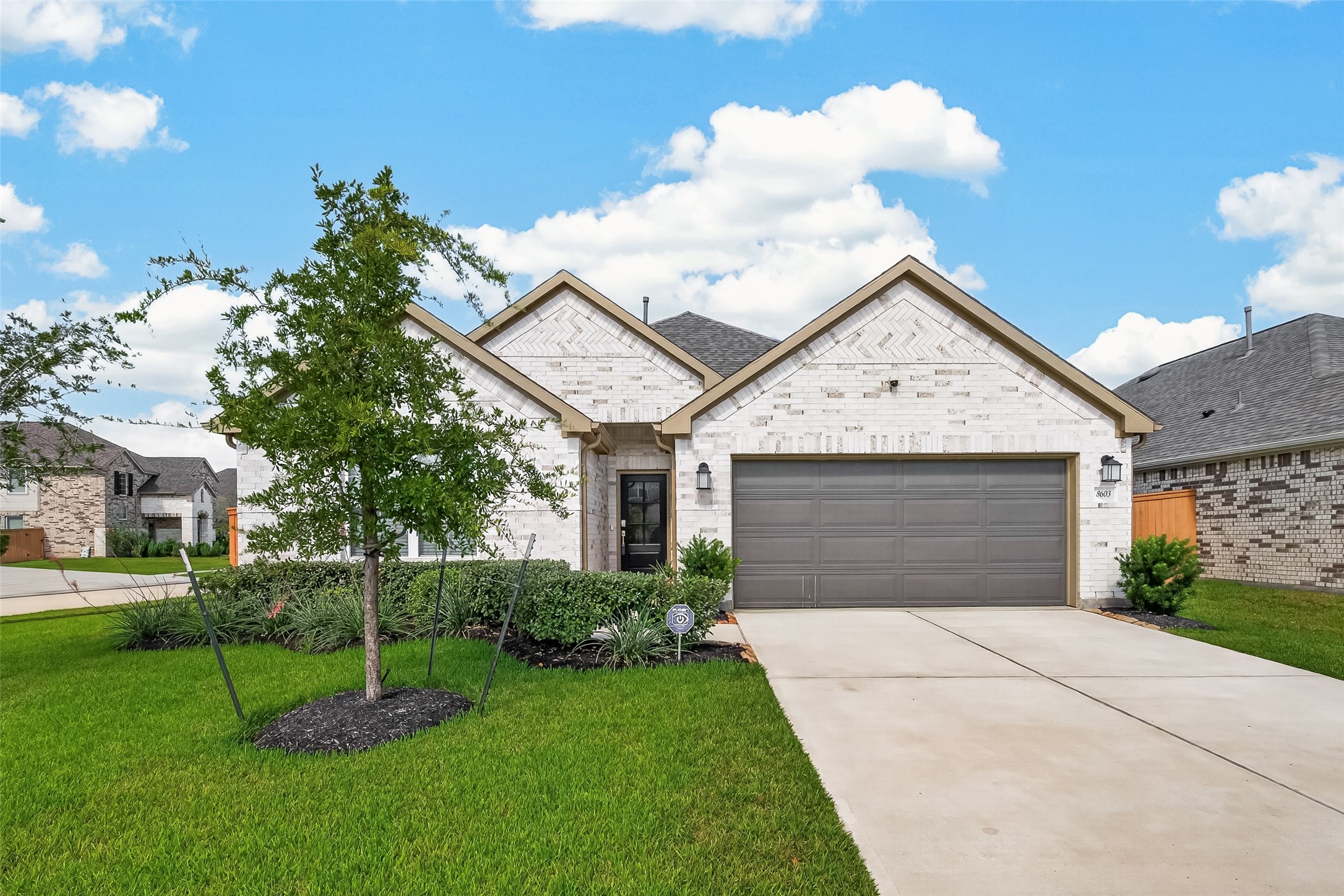 8603 Sun Coral Drive Property Photo 1