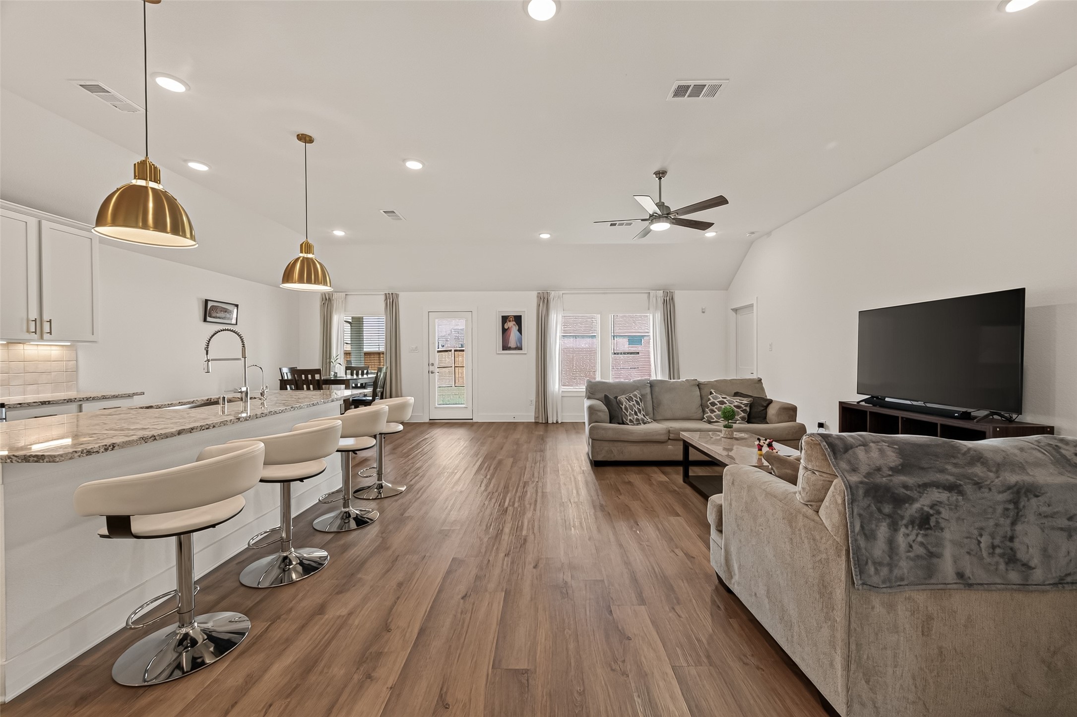 8603 Sun Coral Drive Property Photo 8