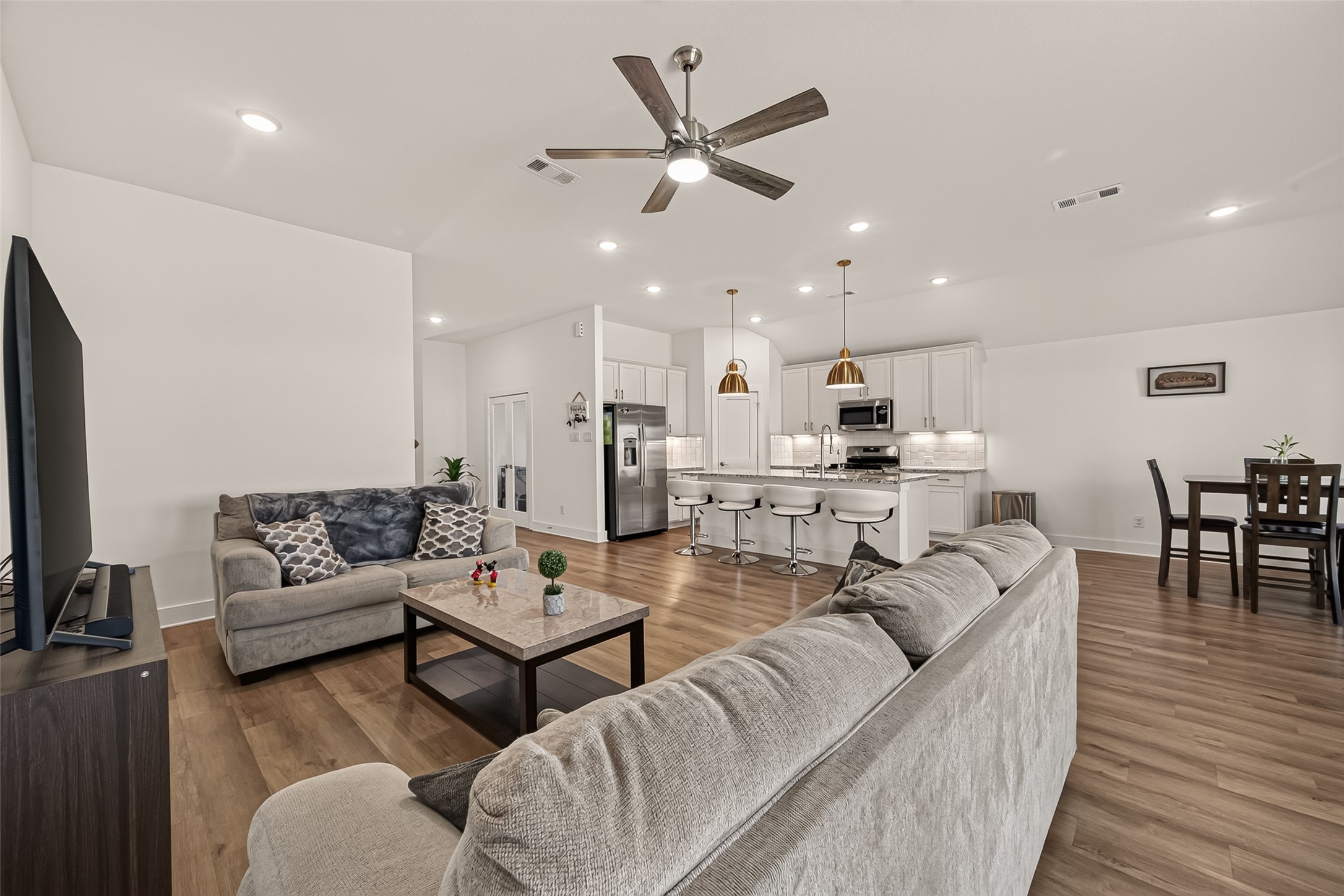 8603 Sun Coral Drive Property Photo 11