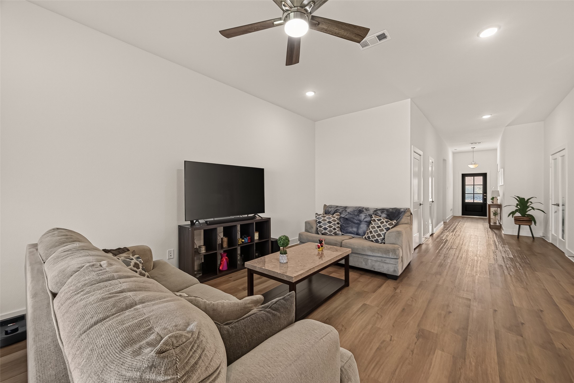 8603 Sun Coral Drive Property Photo 12