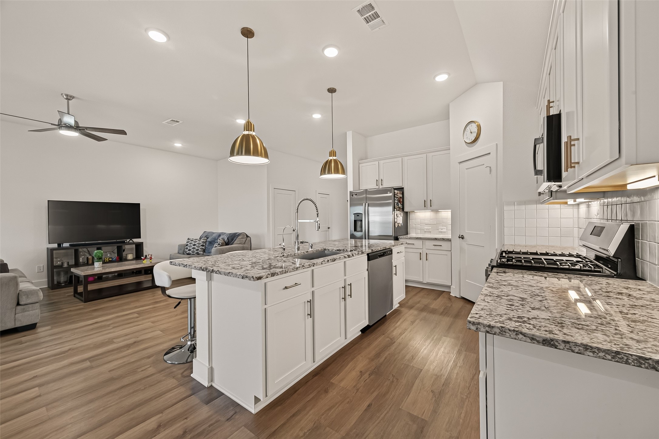 8603 Sun Coral Drive Property Photo 16