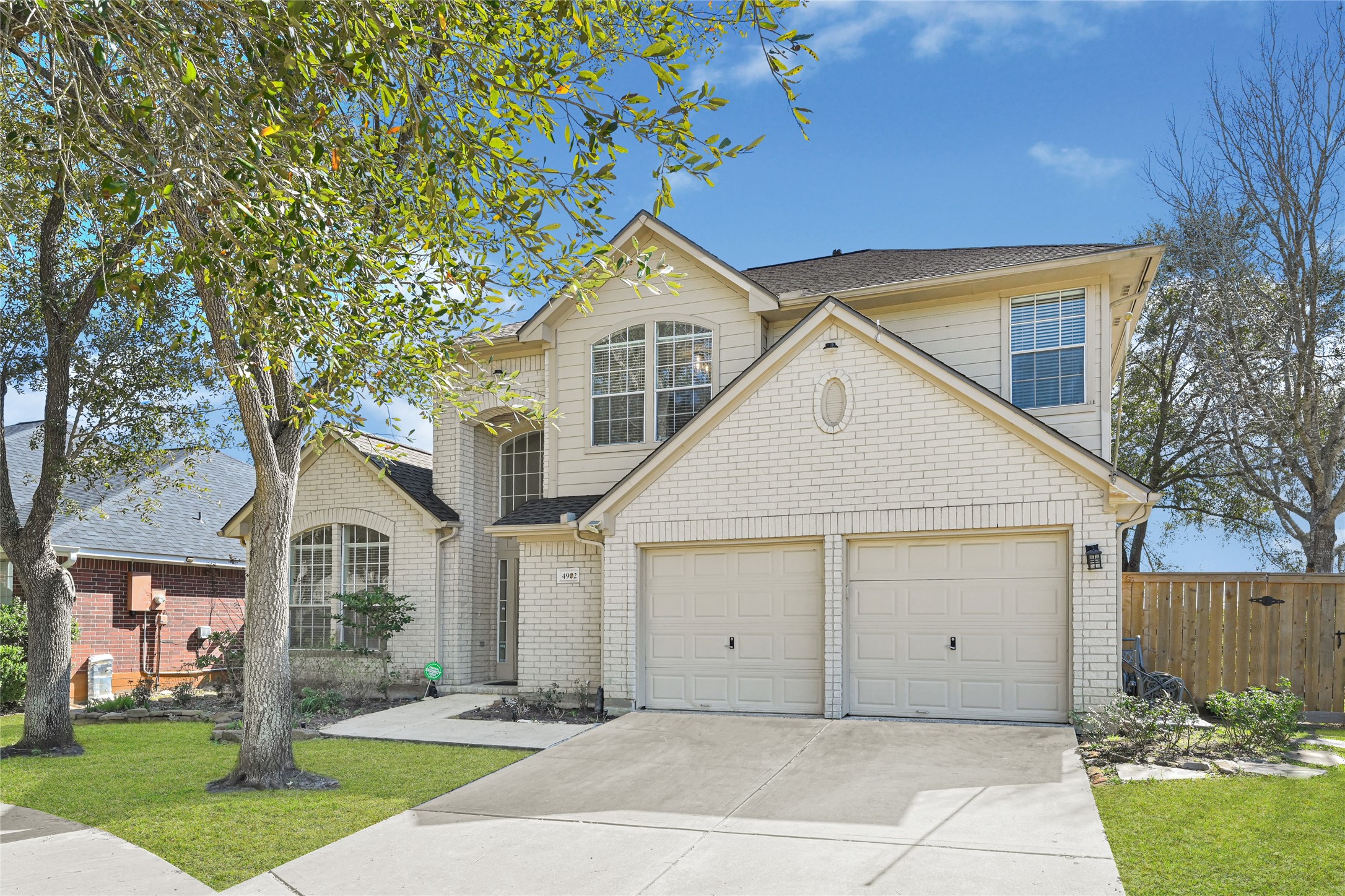 4902 Bellmead Drive Property Photo 1