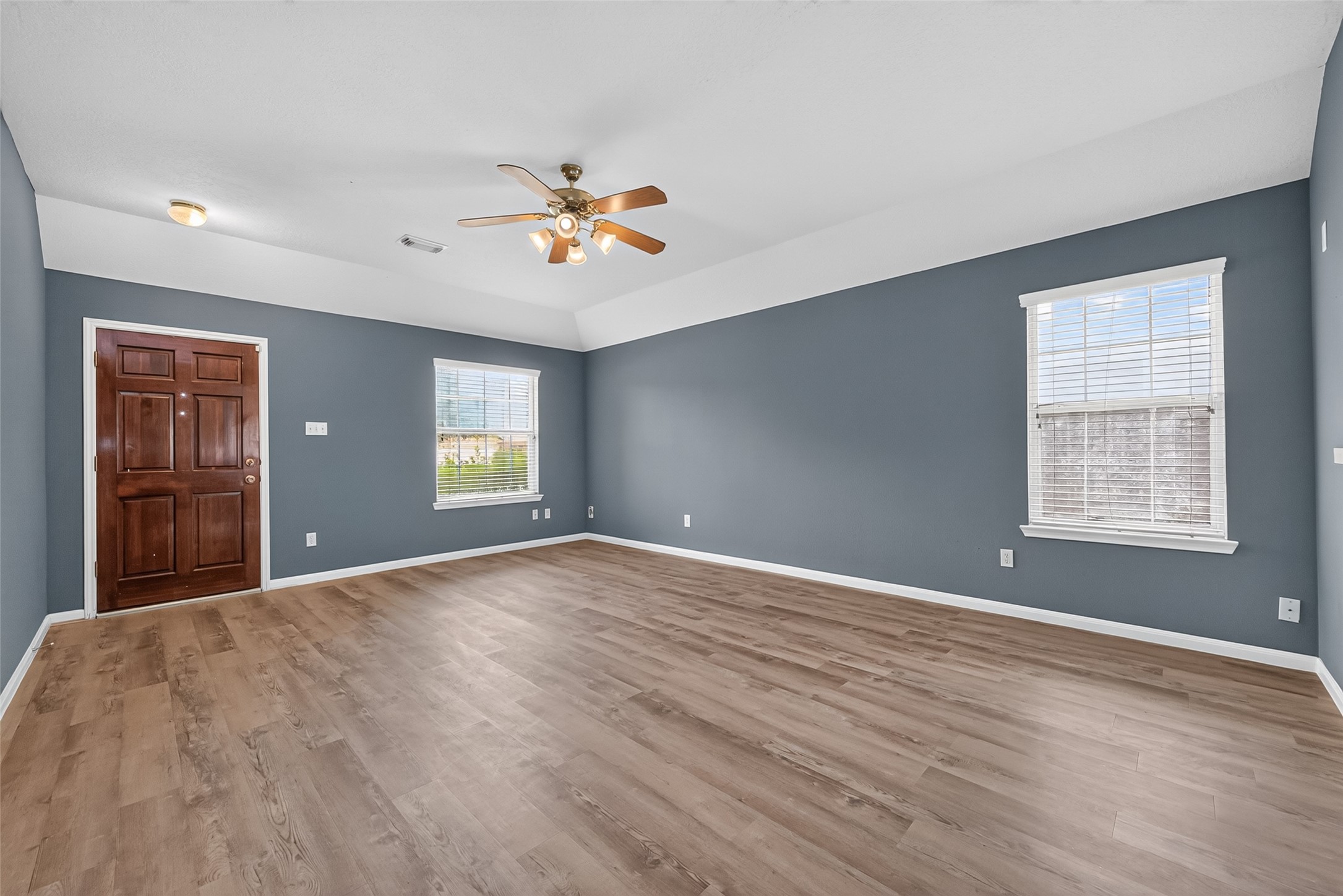 7218 Fox Hall Lane Property Photo 3