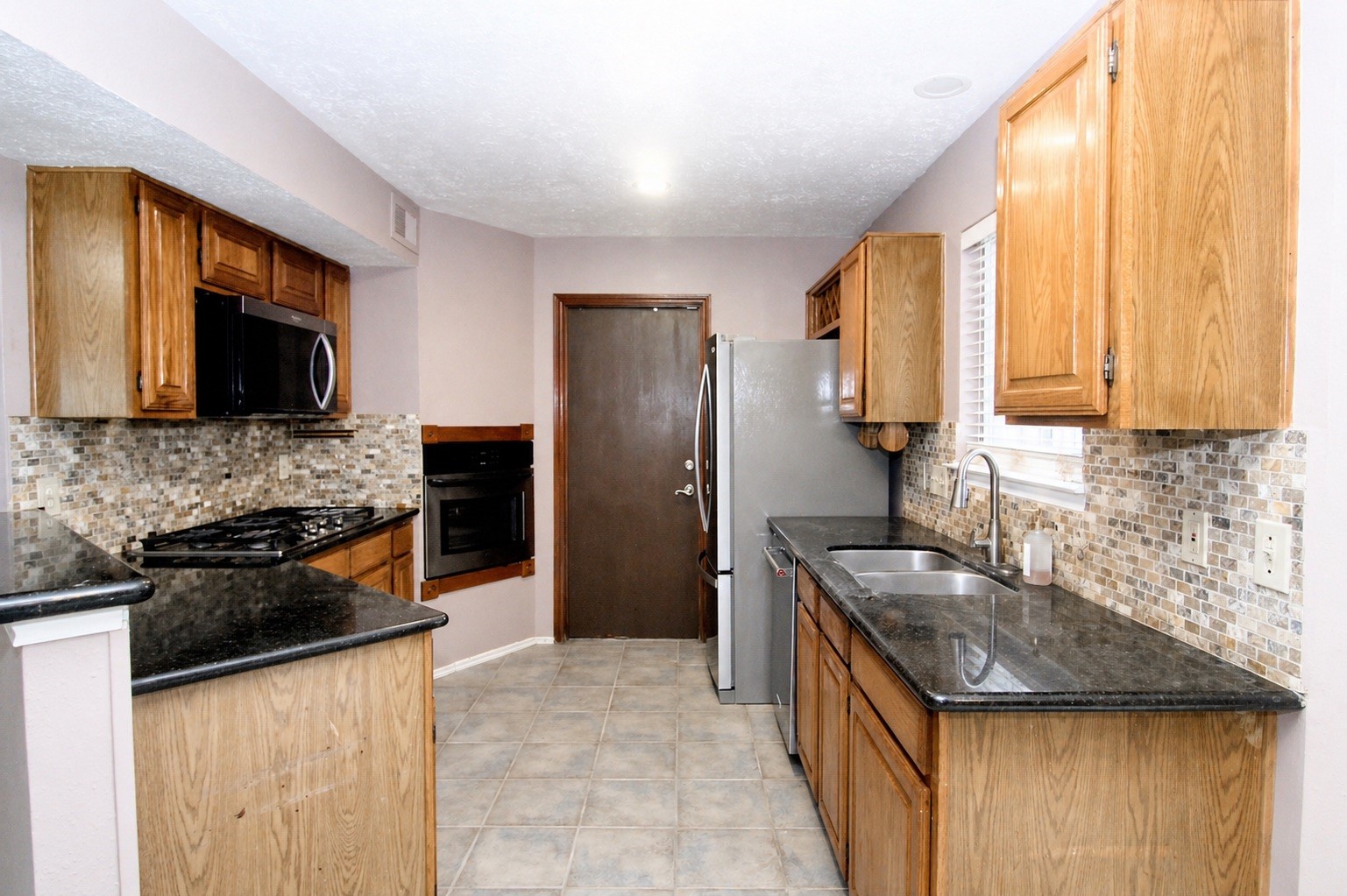 3515 Woodmere Lane Property Photo 3