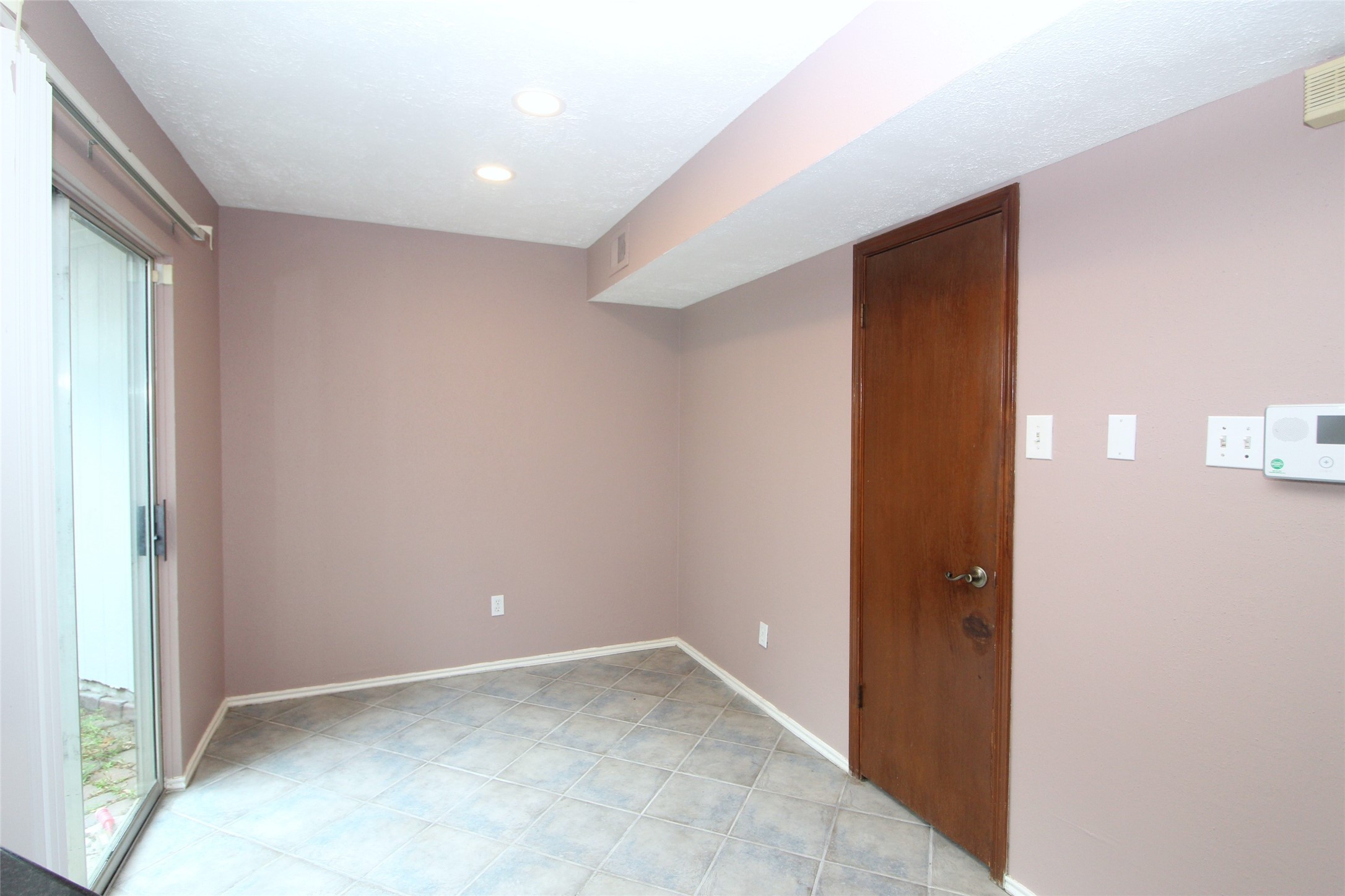 3515 Woodmere Lane Property Photo 6
