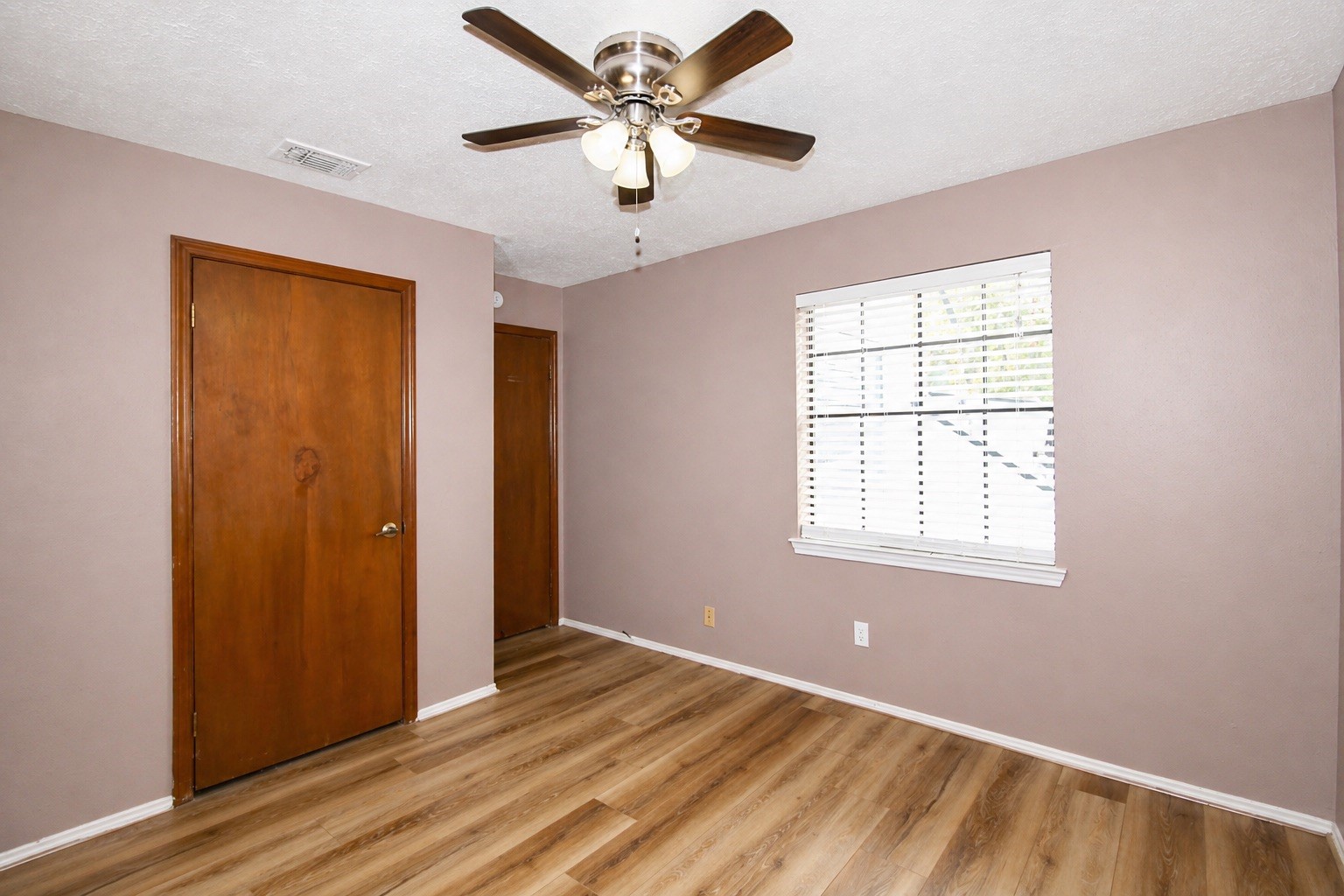 3515 Woodmere Lane Property Photo 13