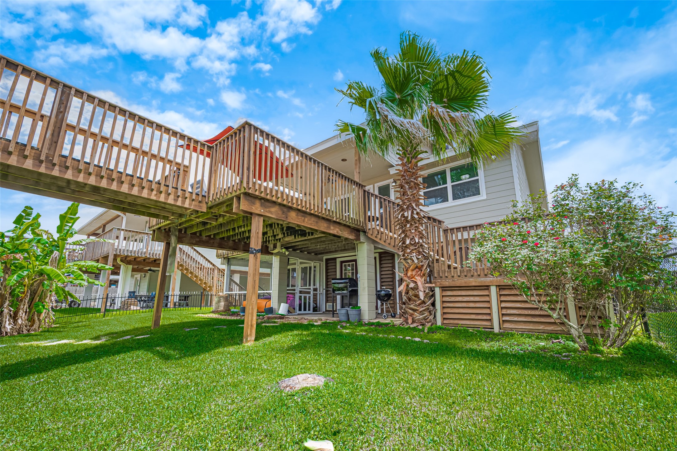 1016 Redfish Street Property Photo 6