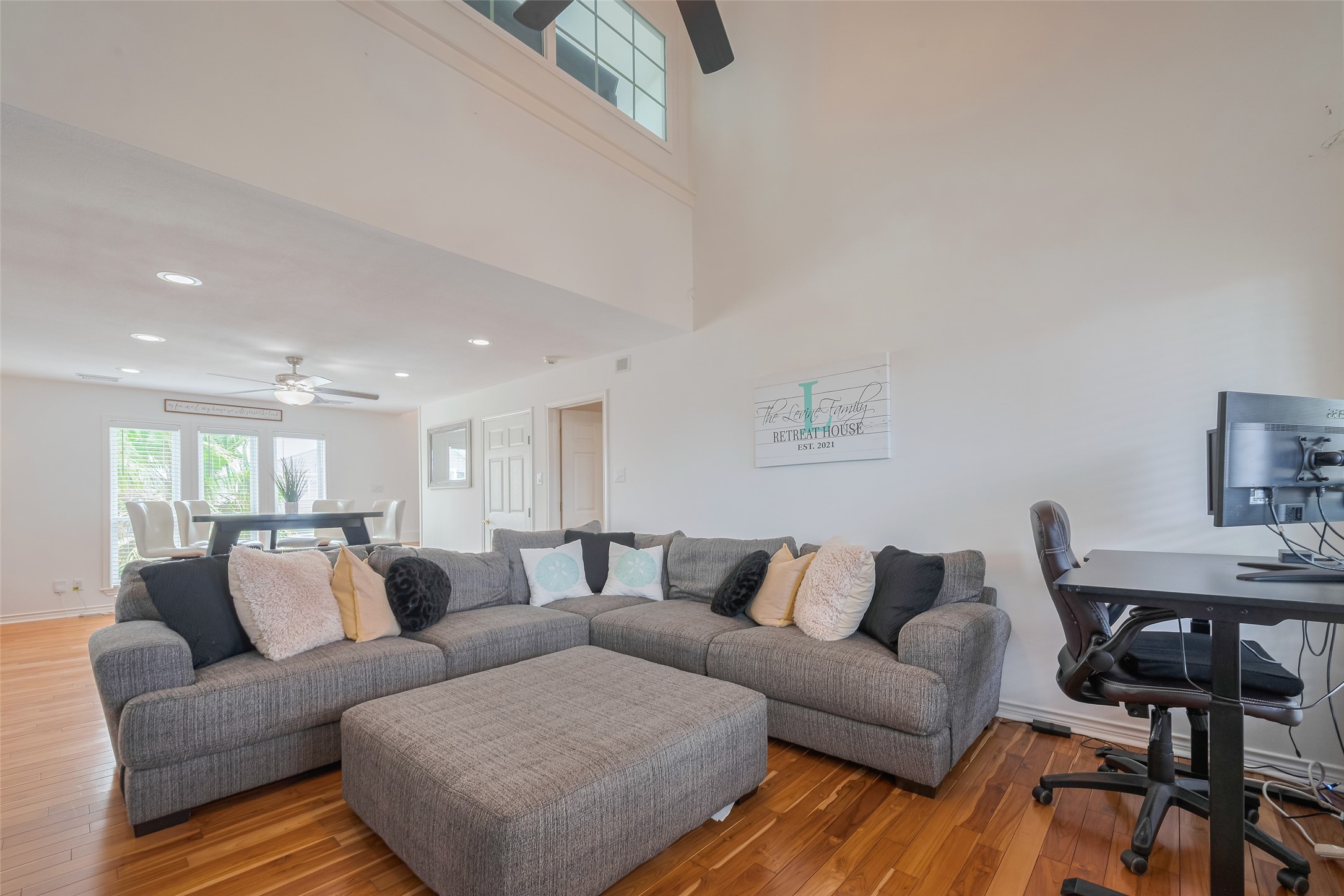 1016 Redfish Street Property Photo 9