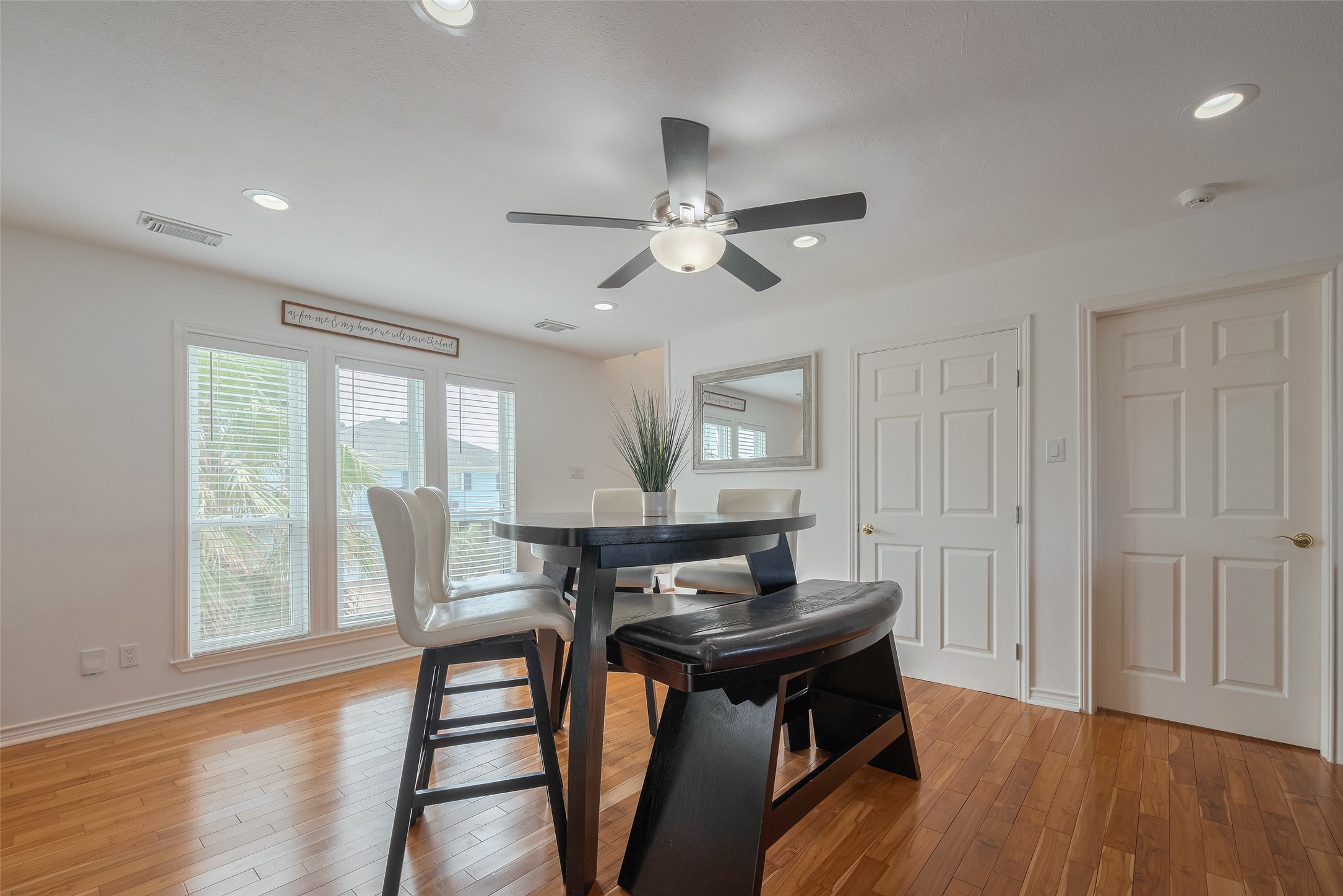 1016 Redfish Street Property Photo 11