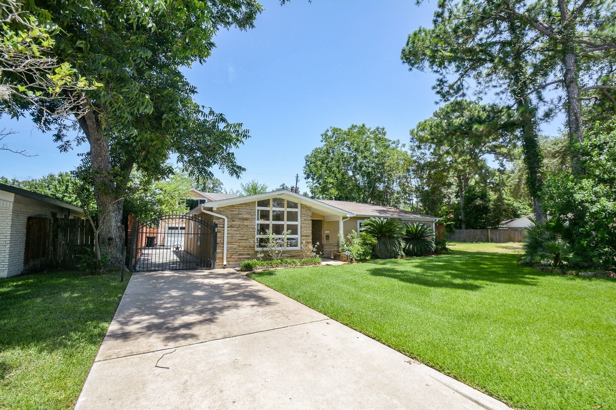 9906 Cedardale Drive Property Photo 1