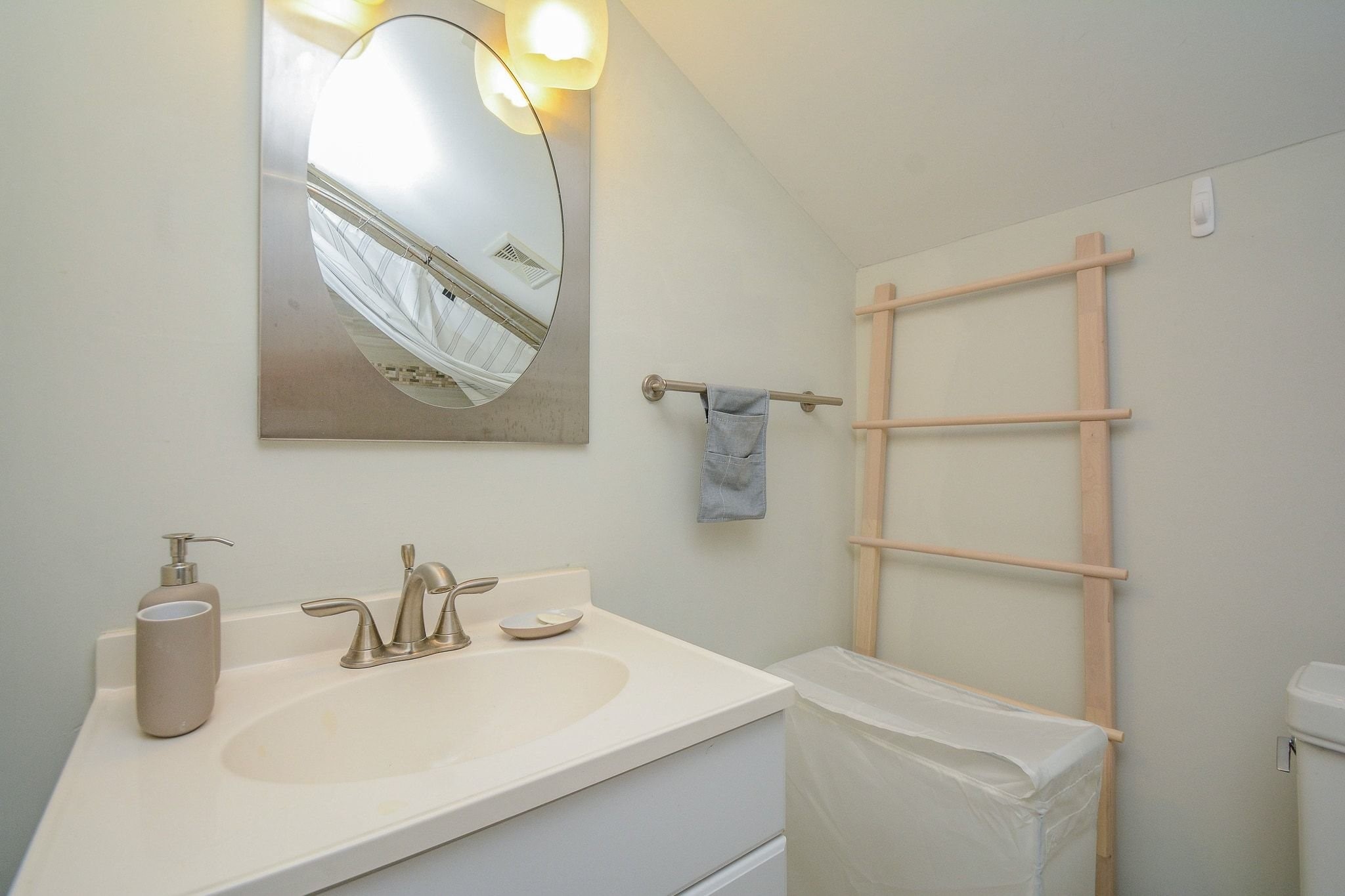 9906 Cedardale Drive Property Photo 32