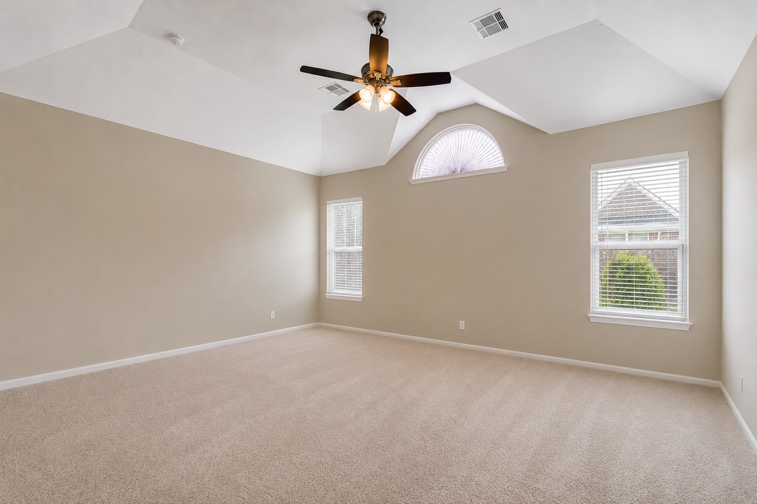 4102 Sandstone Bend Lane Property Photo 10