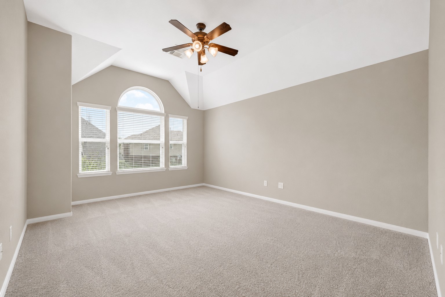 4102 Sandstone Bend Lane Property Photo 14