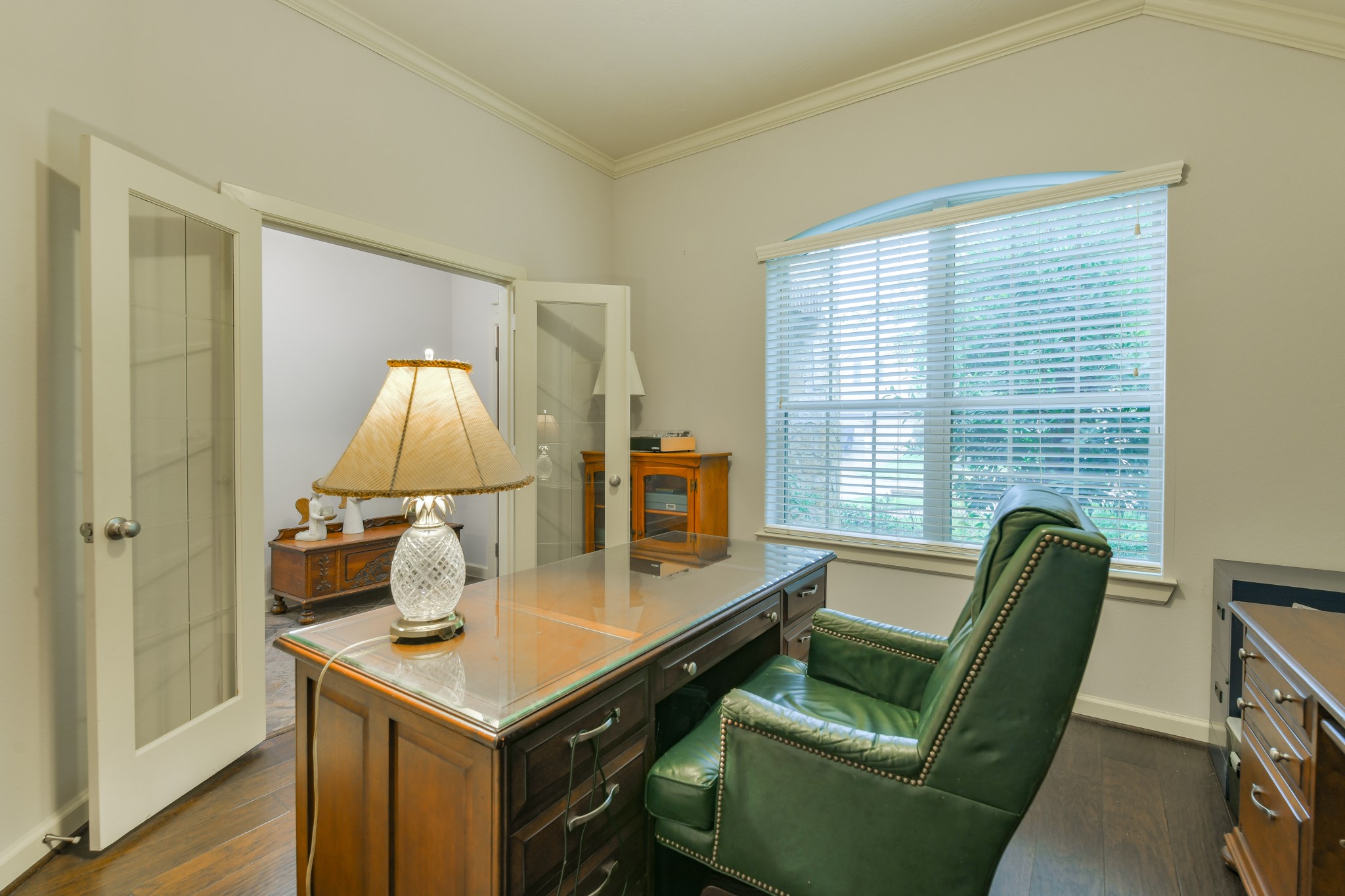 19607 Mills Glen Drive Property Photo 5