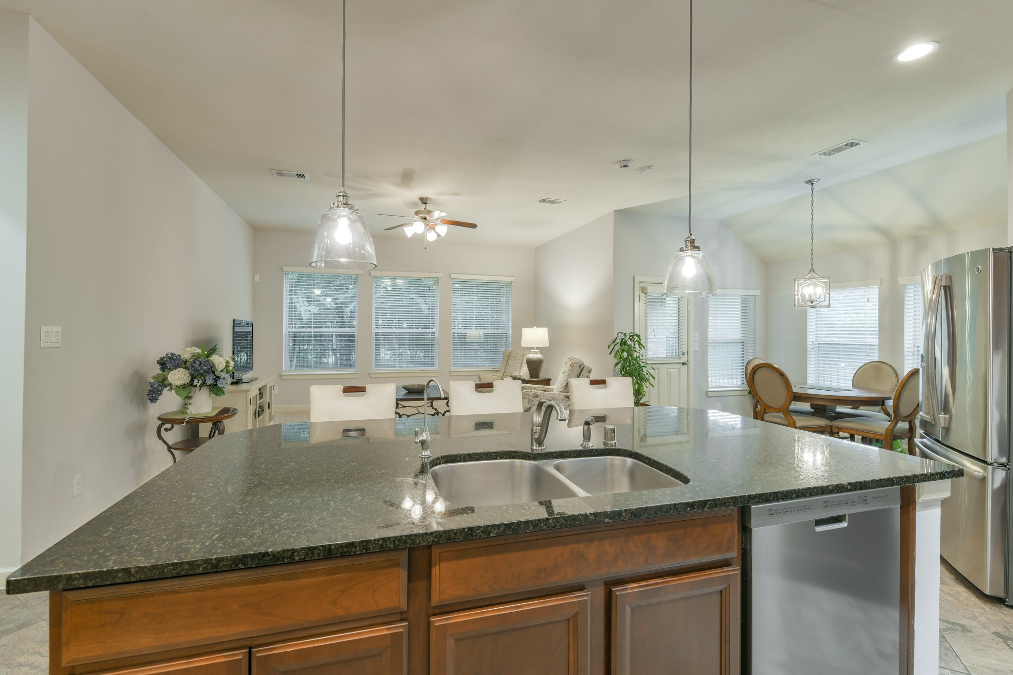 19607 Mills Glen Drive Property Photo 14