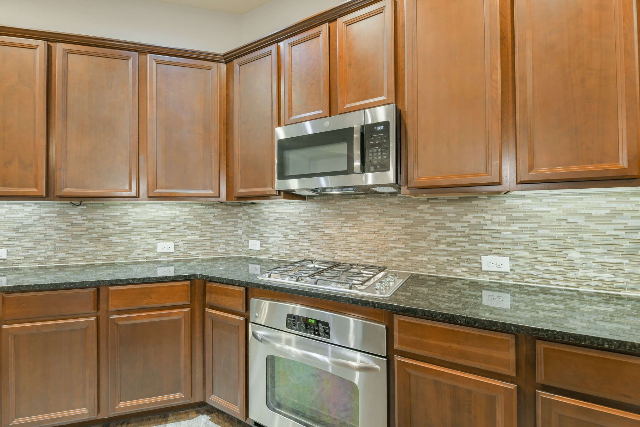 19607 Mills Glen Drive Property Photo 15