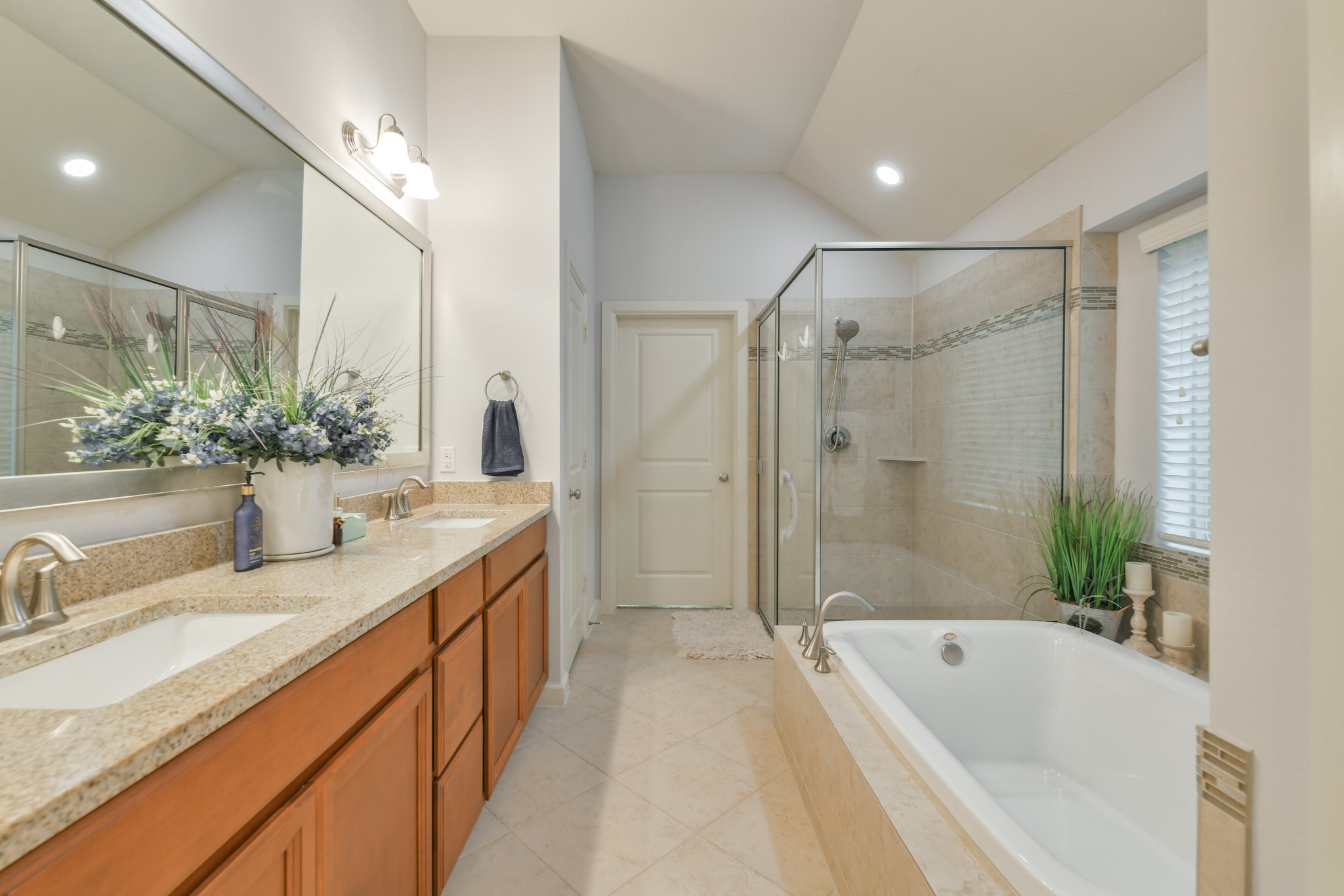 19607 Mills Glen Drive Property Photo 22