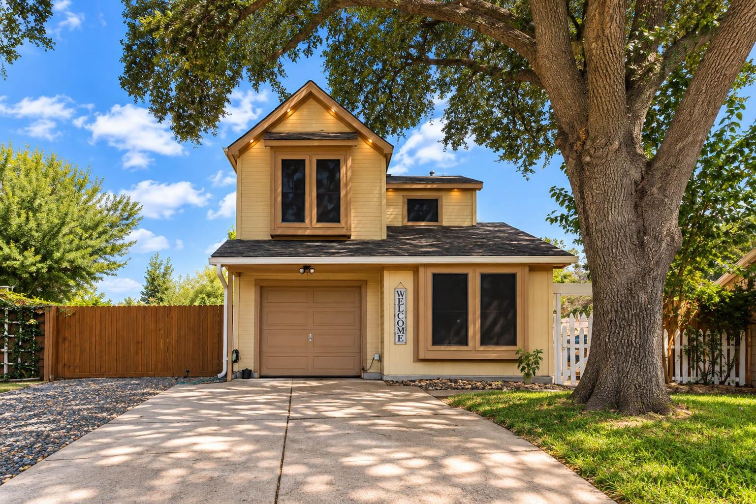 11528 Teaside Drive Property Photo 1