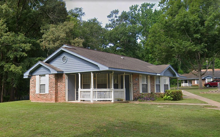615 Robinson Rd Property Photo 2