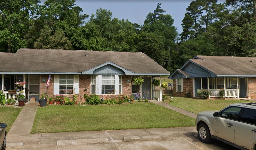 615 Robinson Rd Property Photo 4
