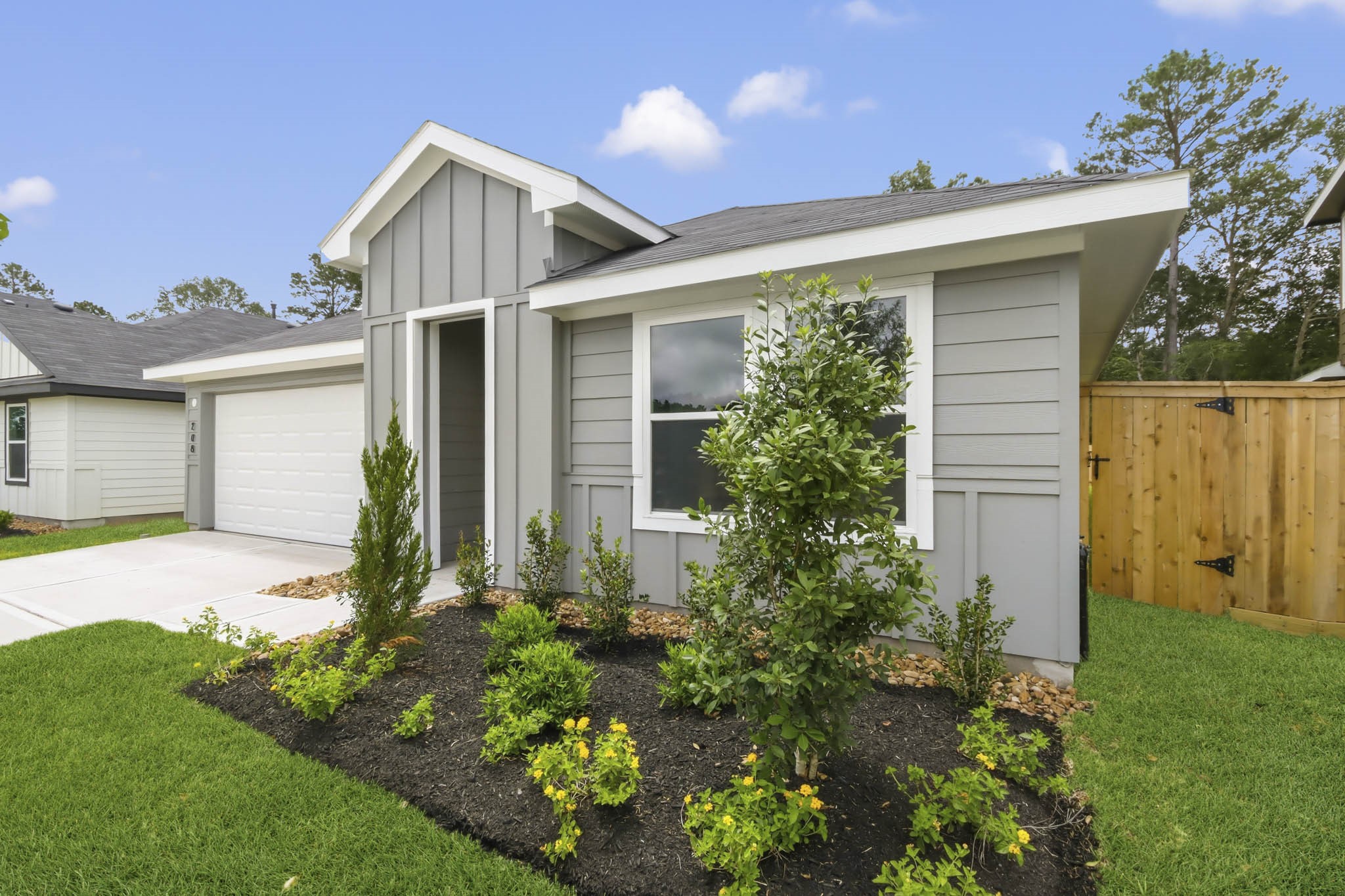208 Golden Eagle Boulevard Property Photo 3